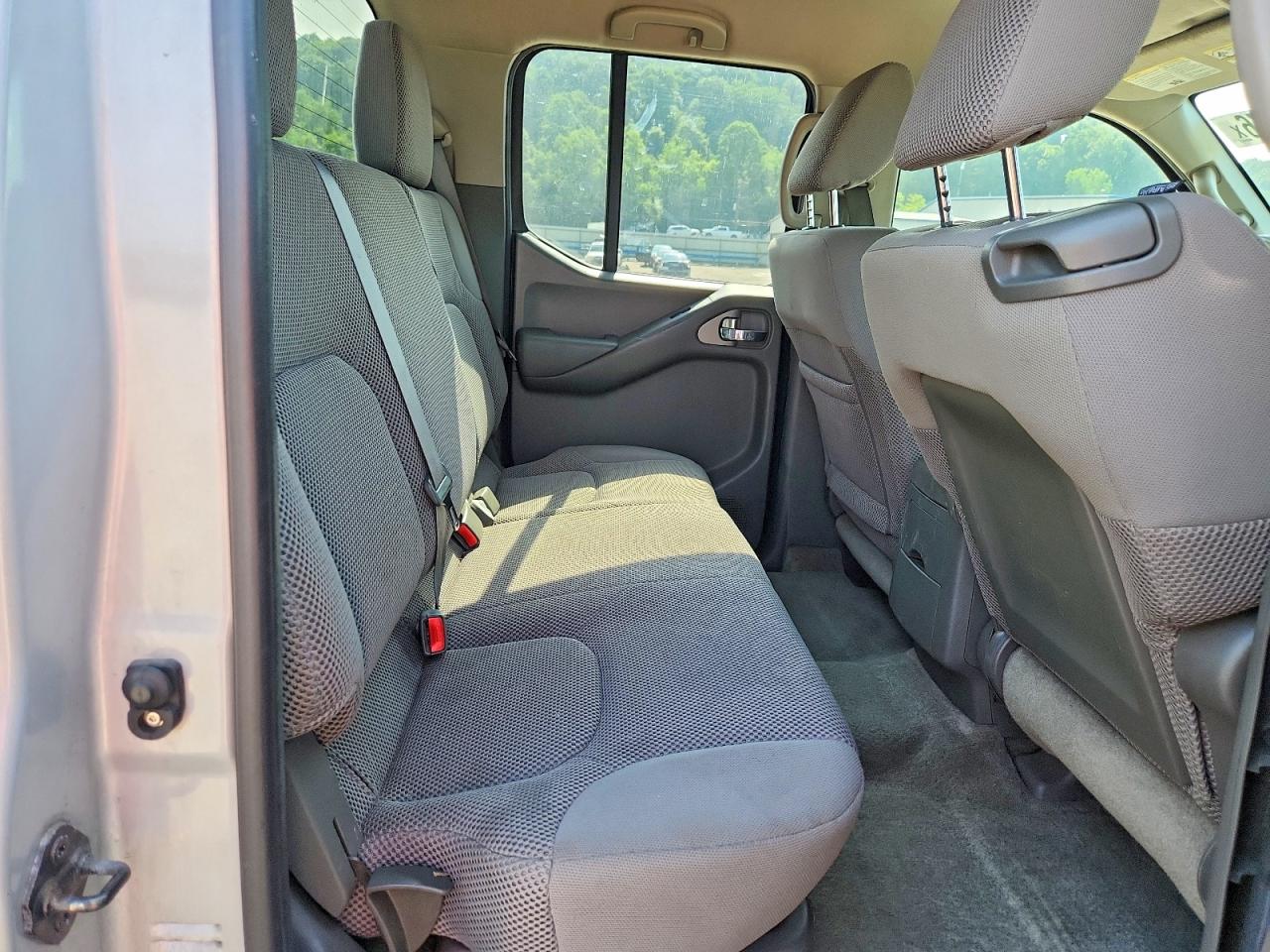 2012 Nissan Frontier Sv V6 Silver vin: 1N6AD0FV7CC475110