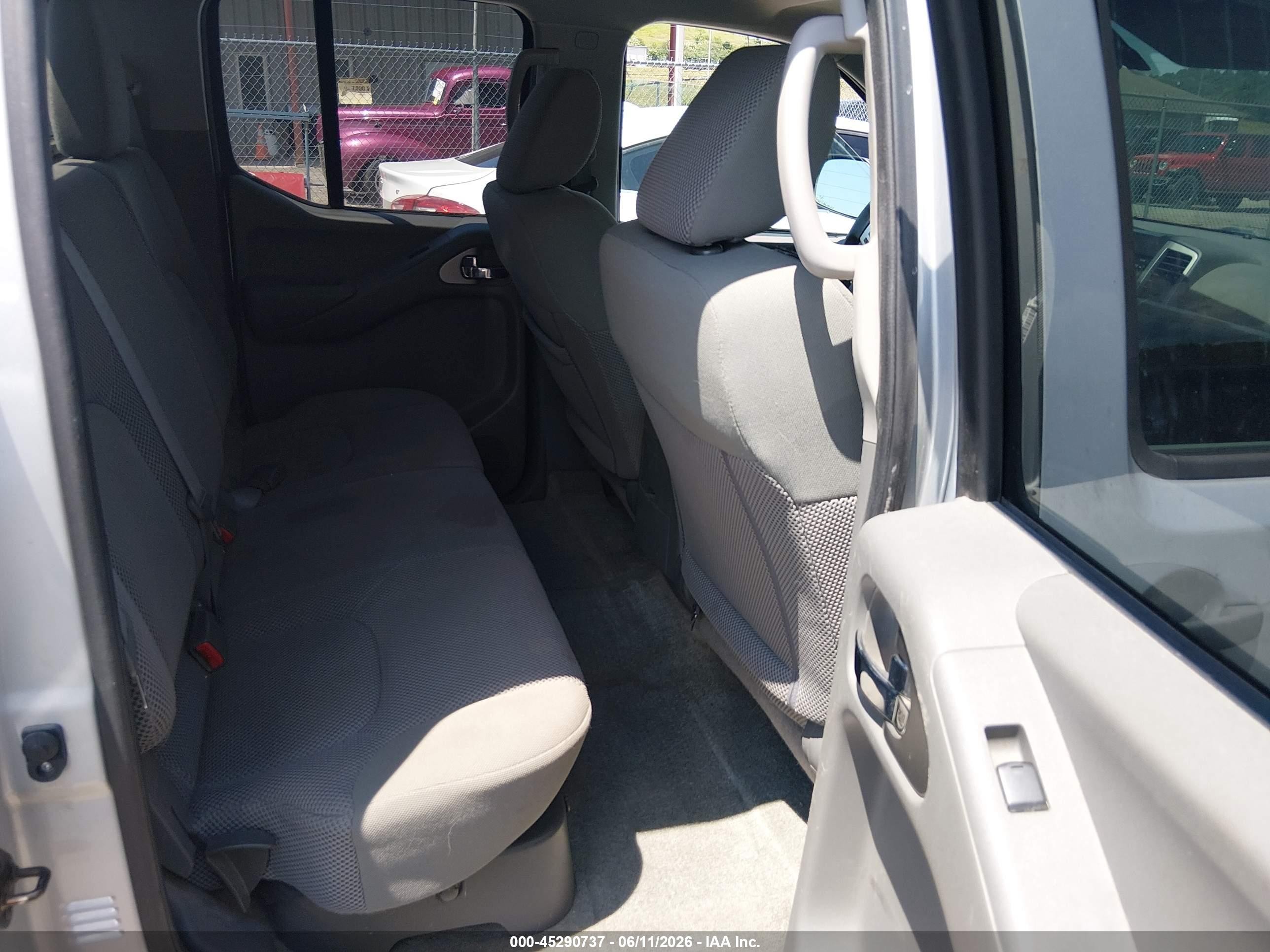 2015 Nissan Frontier Sv Silver vin: 1N6AD0FV7FN703115