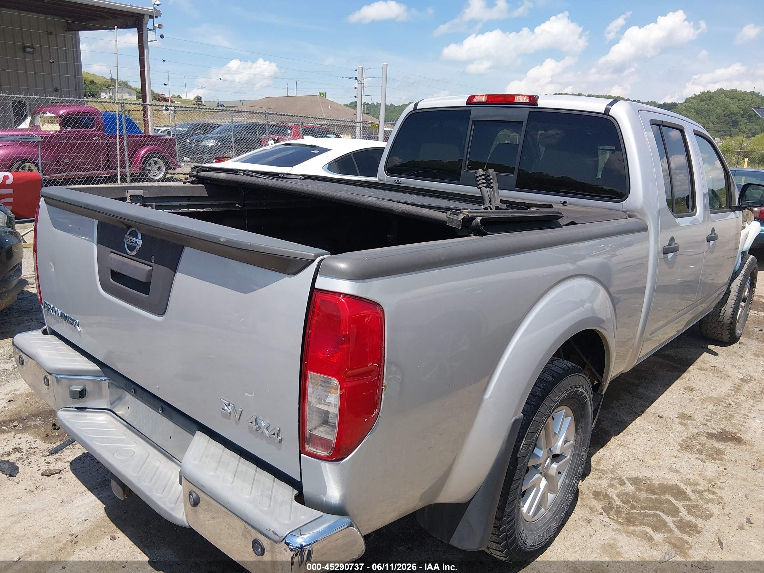 2015 Nissan Frontier Sv Silver vin: 1N6AD0FV7FN703115