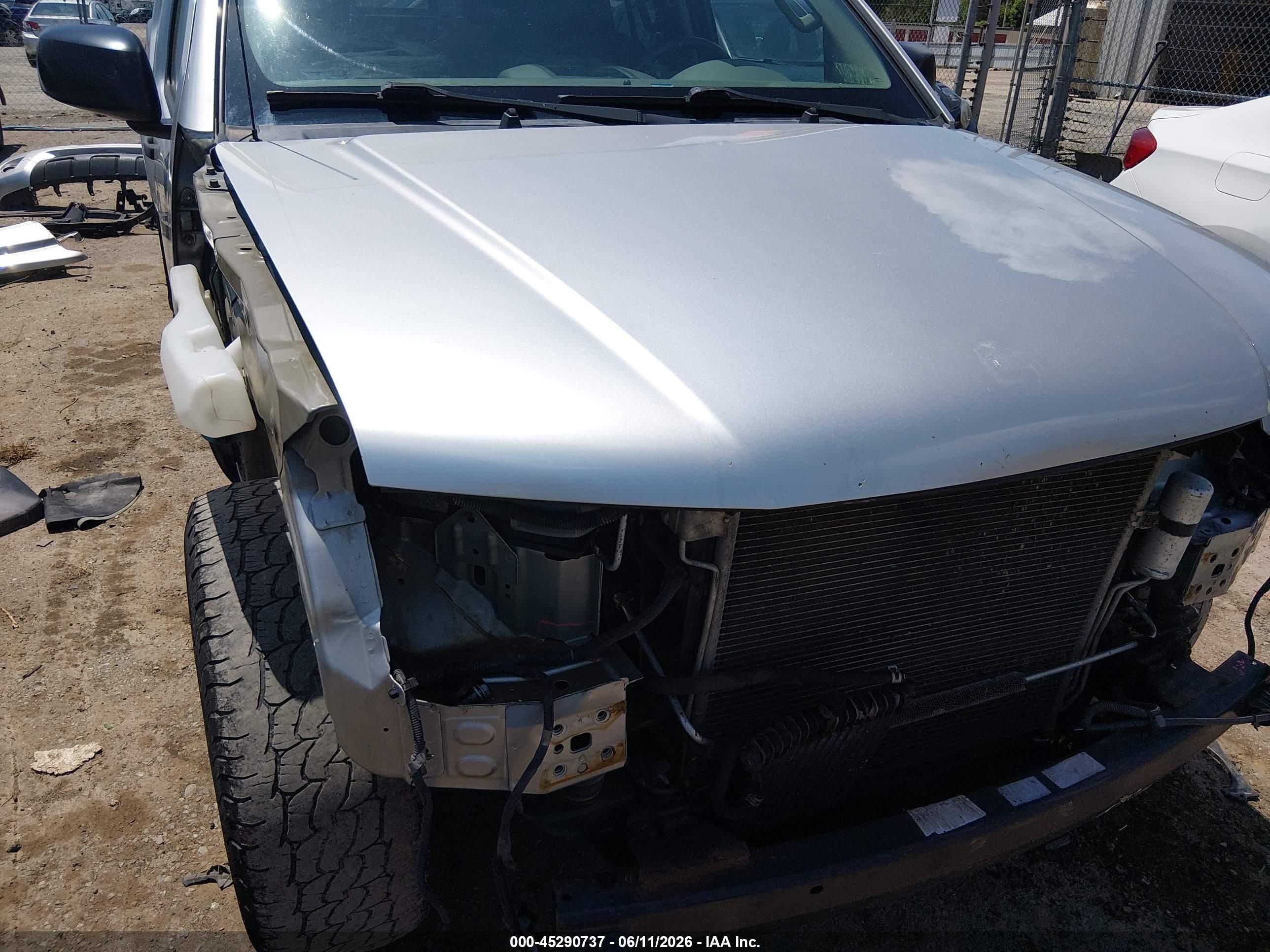 2015 Nissan Frontier Sv Silver vin: 1N6AD0FV7FN703115
