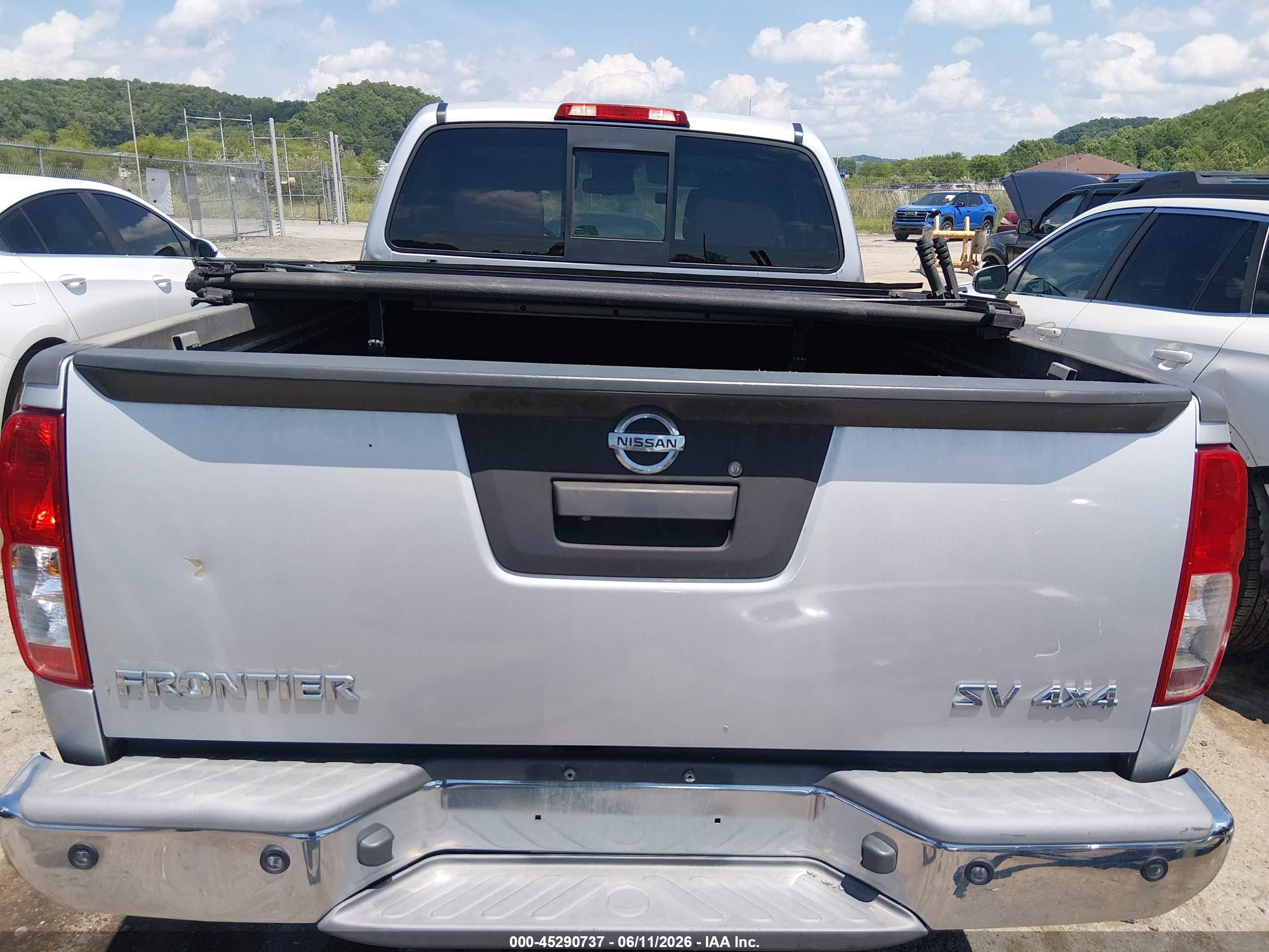 2015 Nissan Frontier Sv Silver vin: 1N6AD0FV7FN703115