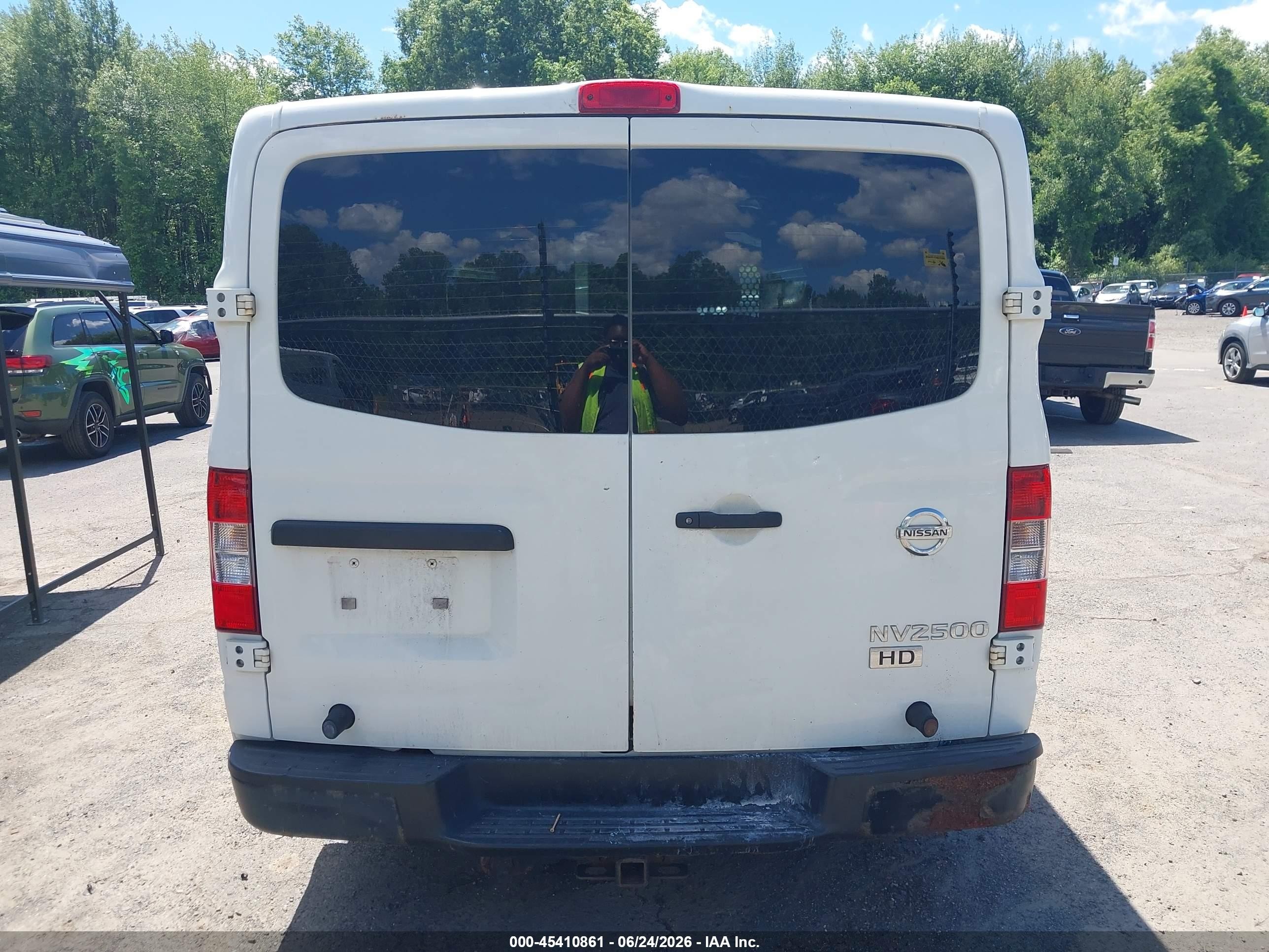 2015 Nissan Nv Cargo Nv2500 Hd S V8 White vin: 1N6AF0KY3FN809412