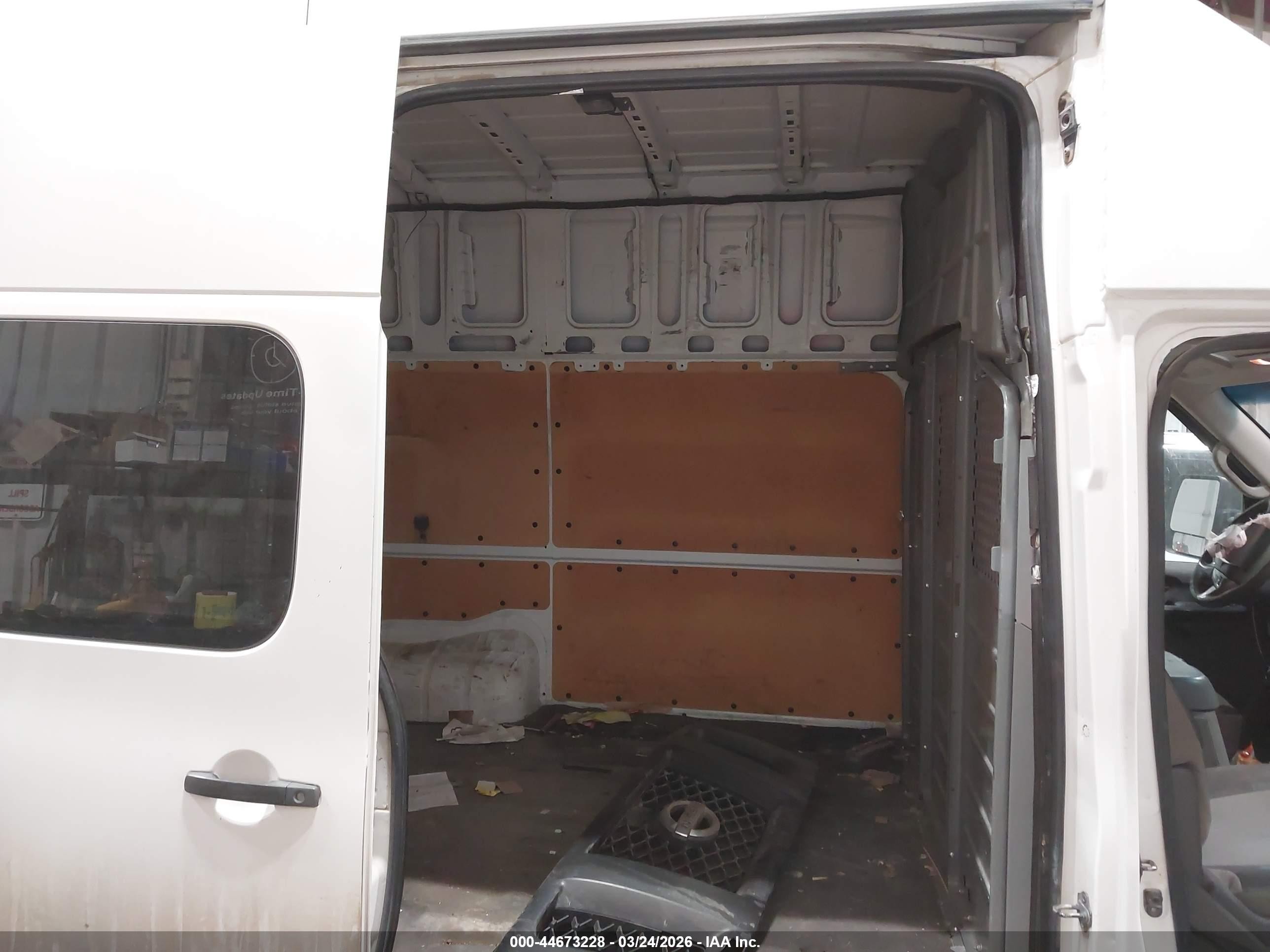 2015 Nissan Nv Cargo Nv2500 Hd S V8/sl V8/sv V8 White vin: 1N6AF0LY2FN803356