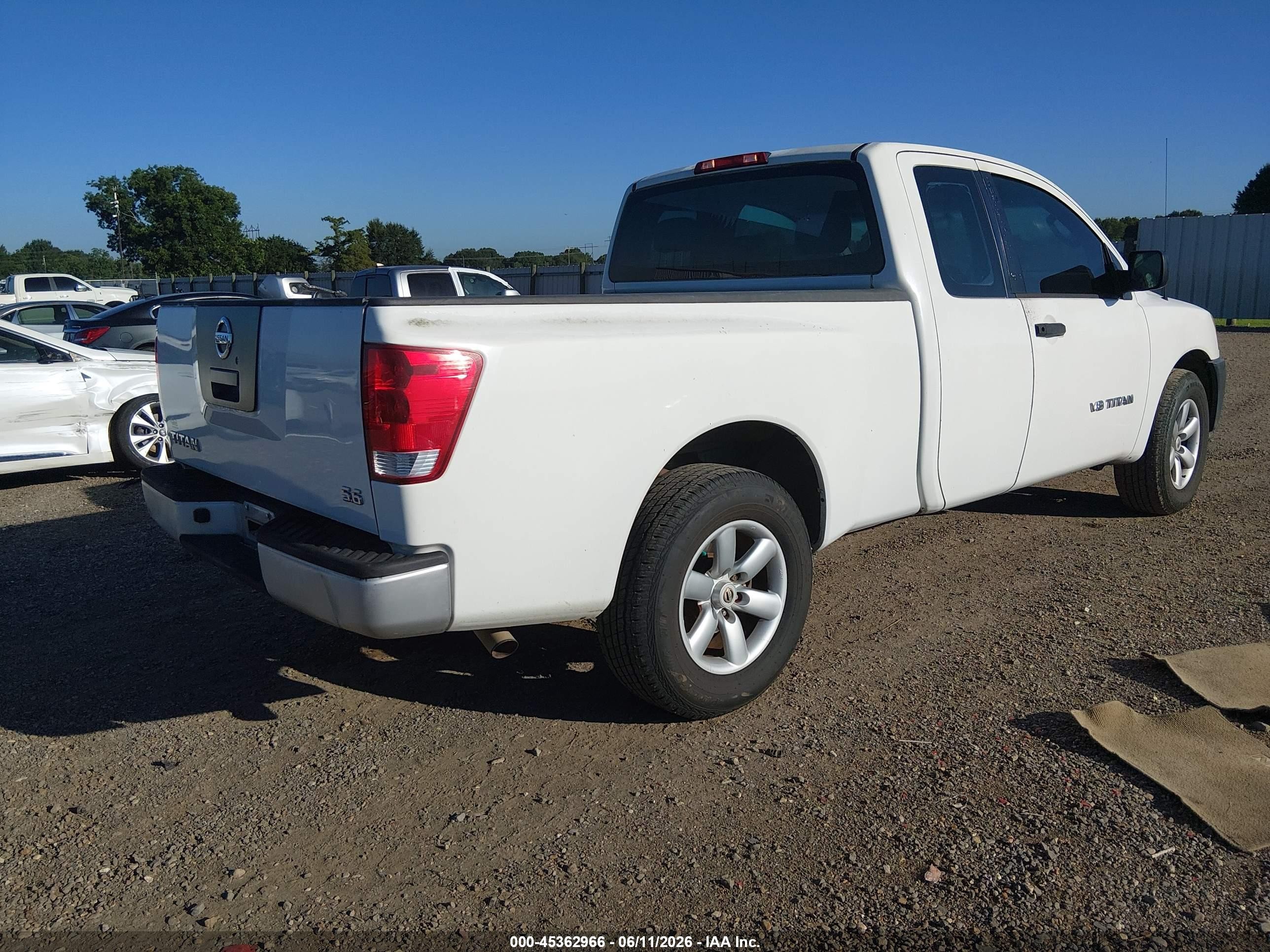 2008 Nissan Titan Xe Белый vin: 1N6BA06A48N312503