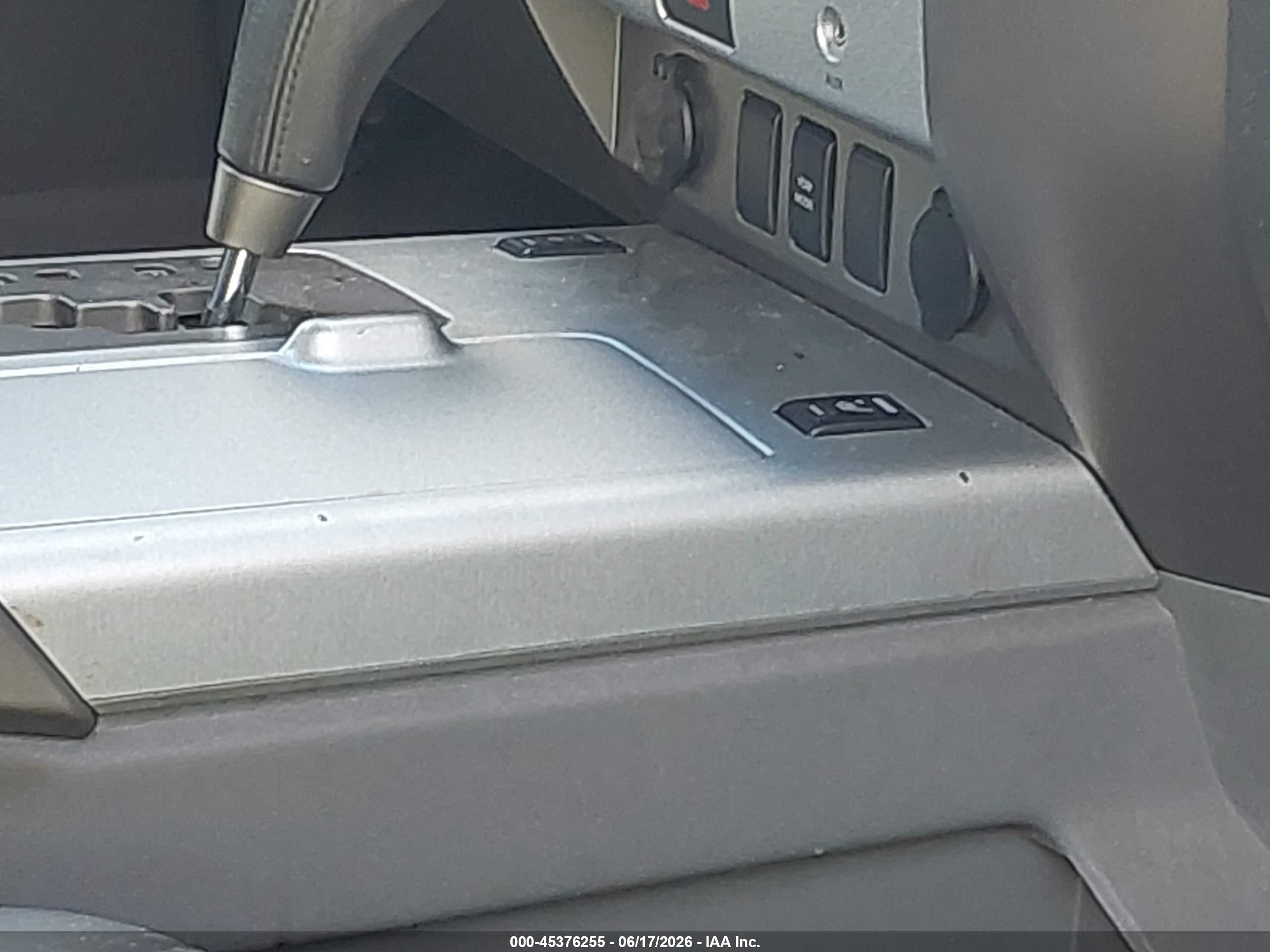 2006 Nissan Titan Le Gray vin: 1N6BA06A86N560041
