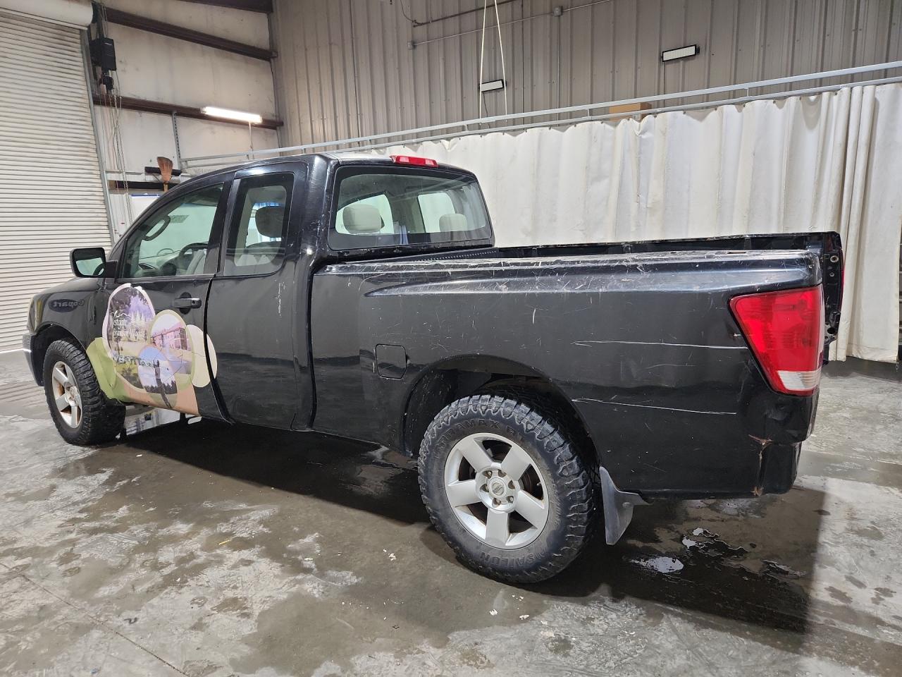 2008 Nissan Titan Xe Ffv Черный vin: 1N6BA06A88N361350 Damage: Left Rear Door, Heavy Scratch, 5 To 6 Inches