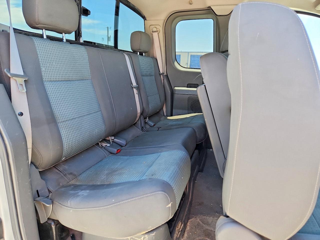 2005 Nissan Titan Xe White vin: 1N6BA06AX5N578409