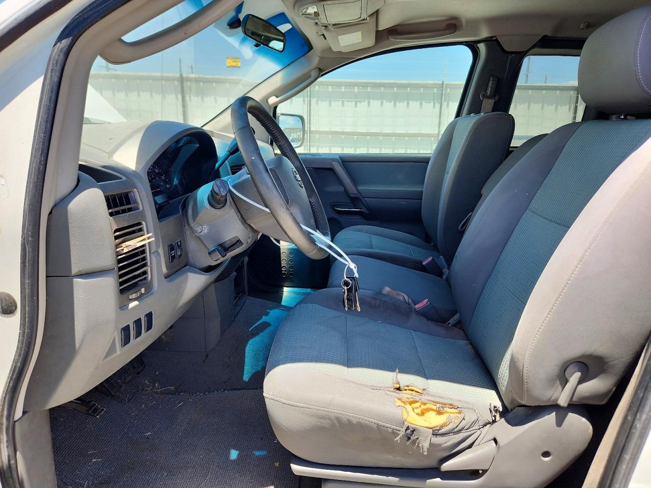 2005 Nissan Titan Xe White vin: 1N6BA06AX5N578409