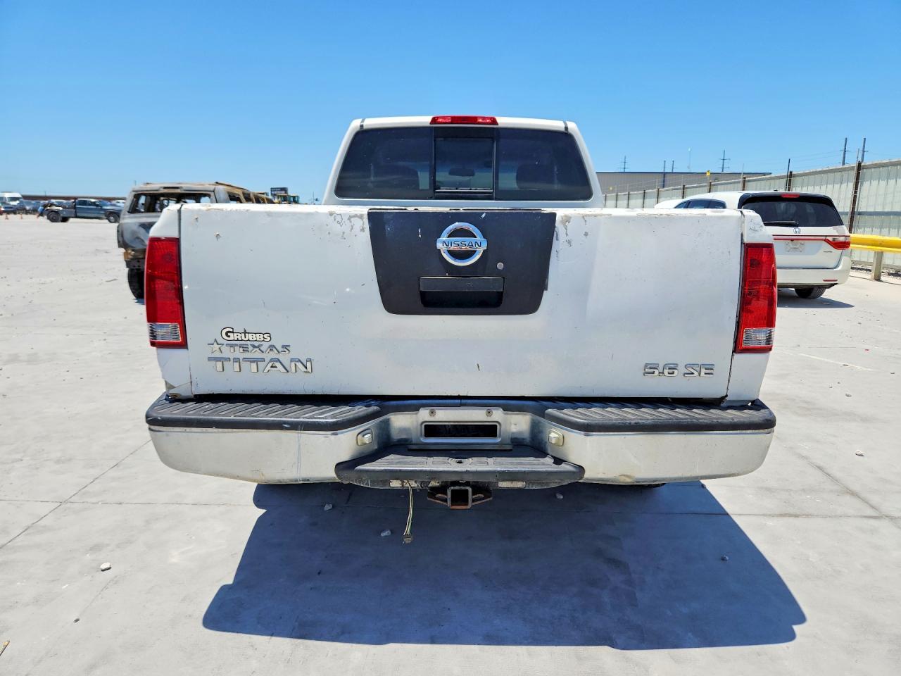 2005 Nissan Titan Xe White vin: 1N6BA06AX5N578409