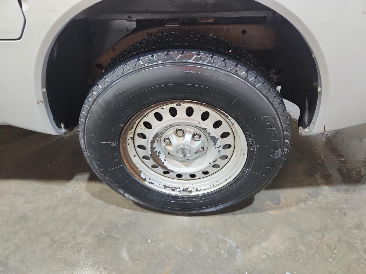 2008 Nissan Titan Xe Ffv Silver vin: 1N6BA06AX8N338345 Damage: Left Rear Wheel, Mismatched, Replacement Required
