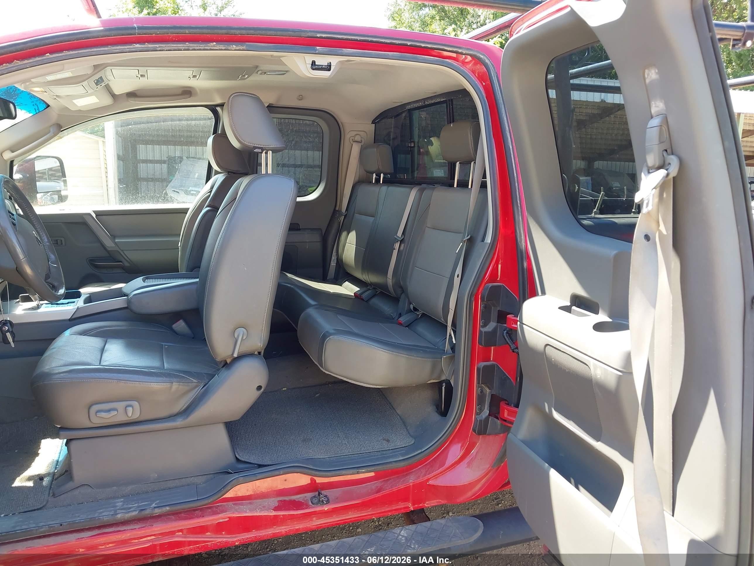 2005 Nissan Titan Le Red vin: 1N6BA06B15N550894