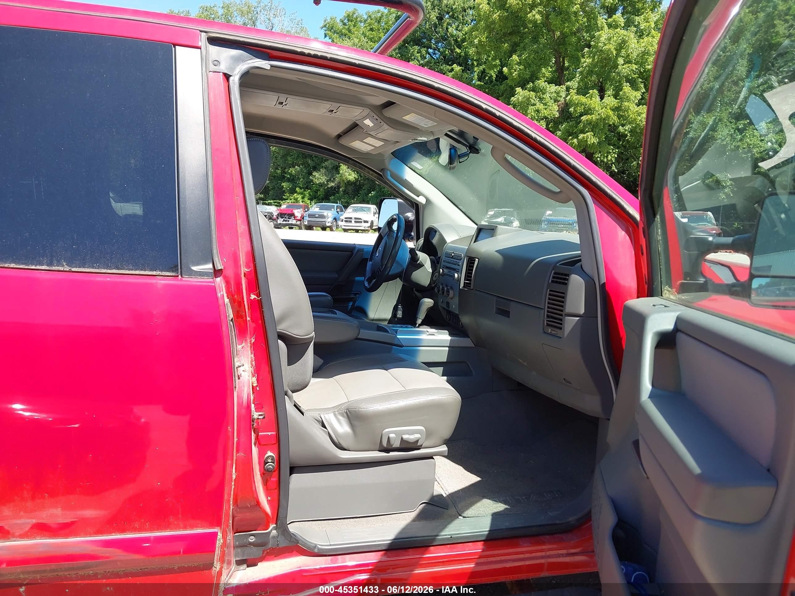 2005 Nissan Titan Le Red vin: 1N6BA06B15N550894