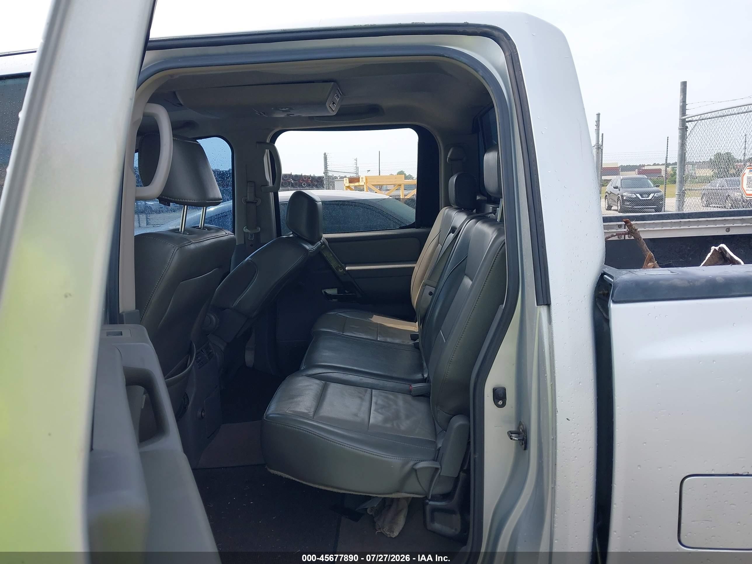 2005 Nissan Titan Le Gray vin: 1N6BA07A05N563318
