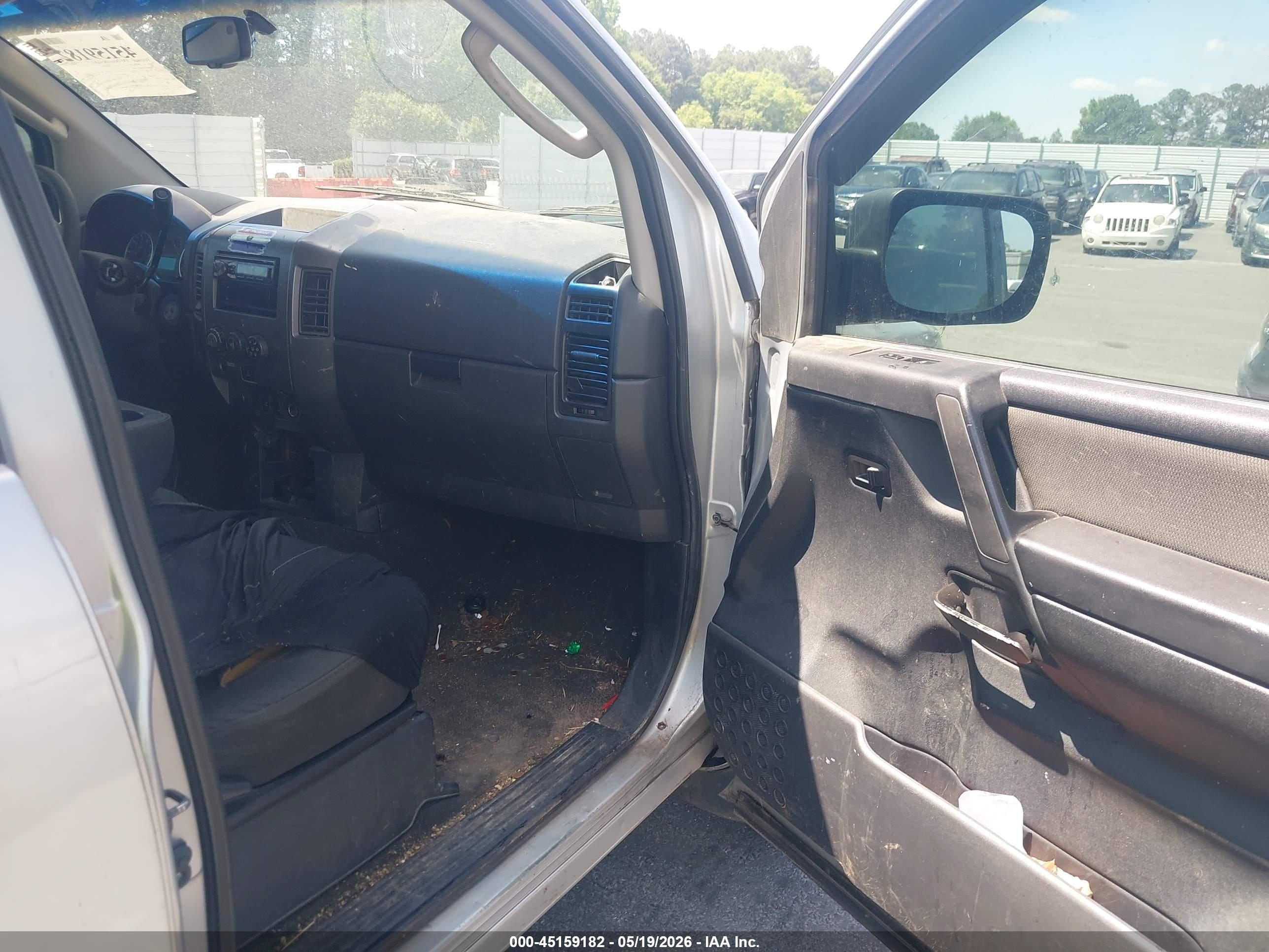 2008 Nissan Titan Le/se Silver vin: 1N6BA07D08N351985