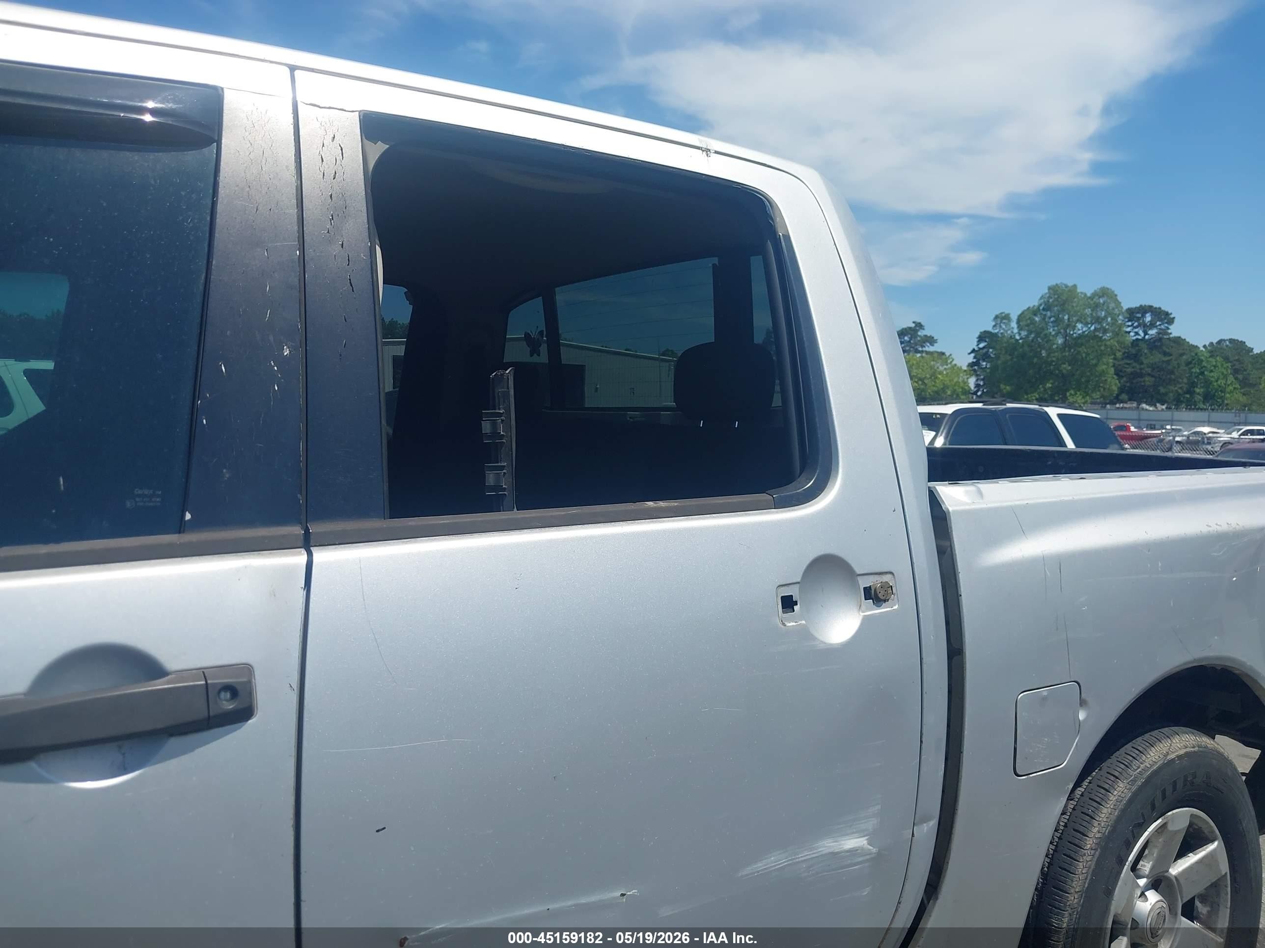 2008 Nissan Titan Le/se Silver vin: 1N6BA07D08N351985