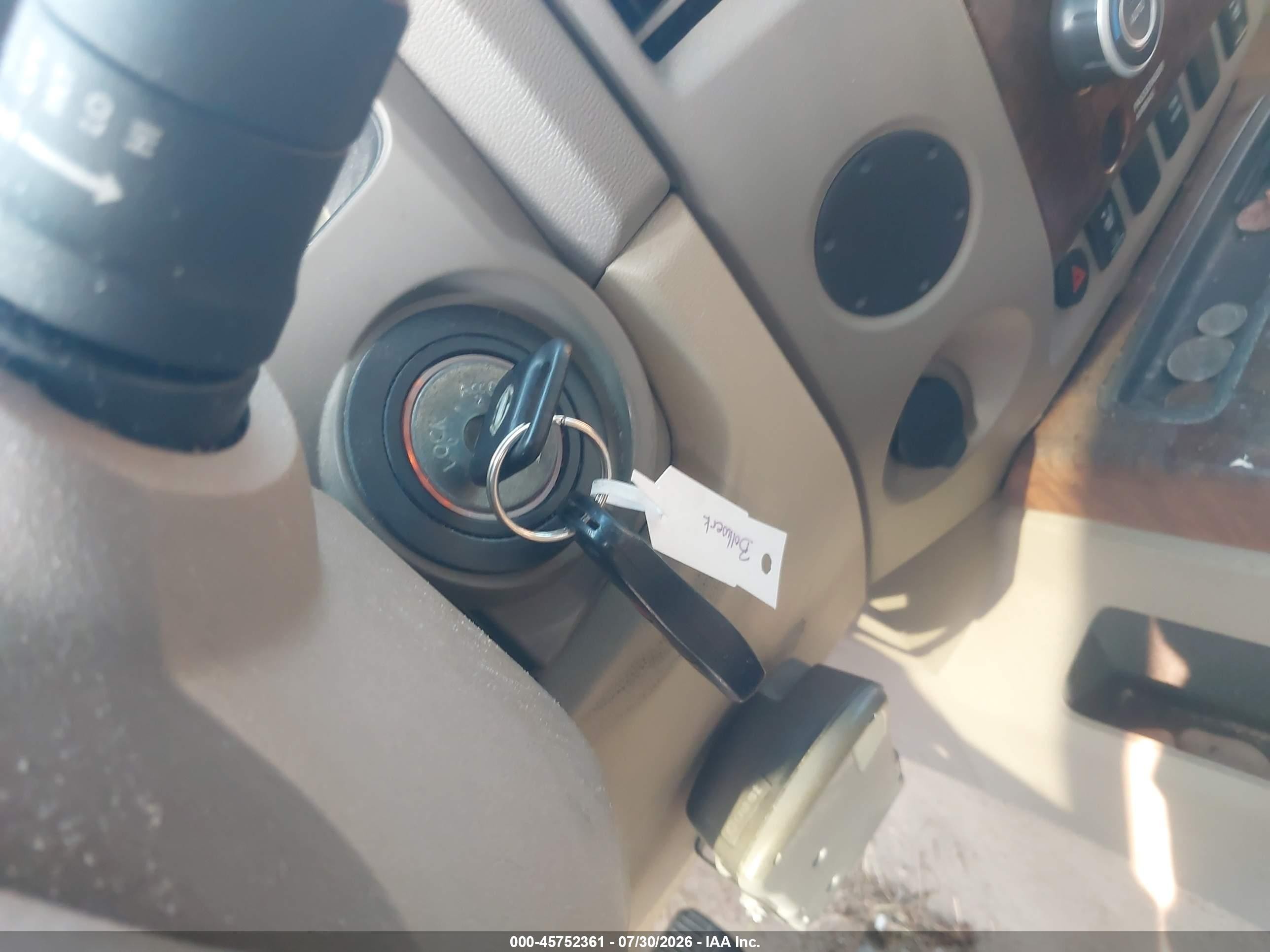 2008 Nissan Titan Le Gray vin: 1N6BA07D28N326618