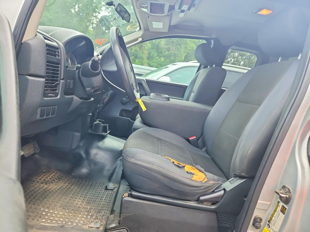 2010 Nissan Titan Xe Silver vin: 1N6BA0CH1AN300025