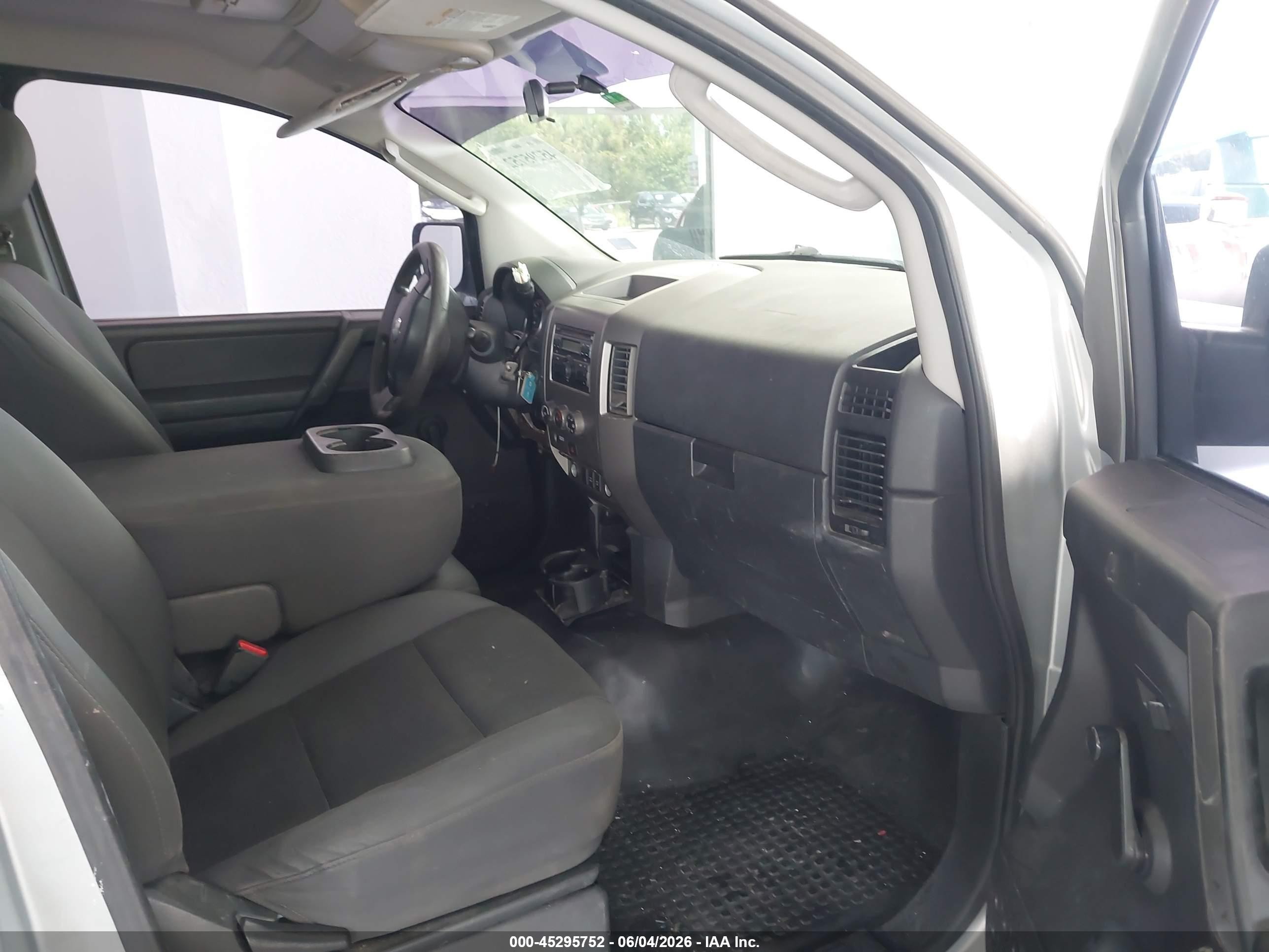2010 Nissan Titan Xe Silver vin: 1N6BA0CH4AN322133