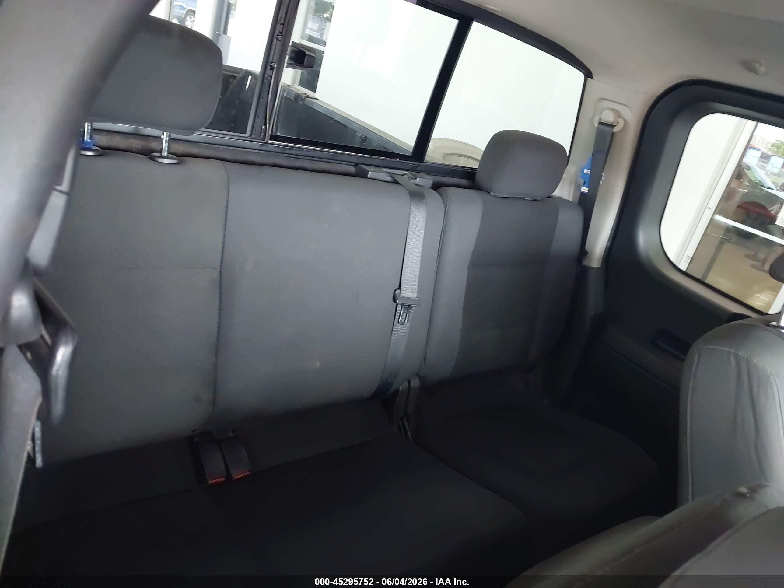 2010 Nissan Titan Xe Silver vin: 1N6BA0CH4AN322133