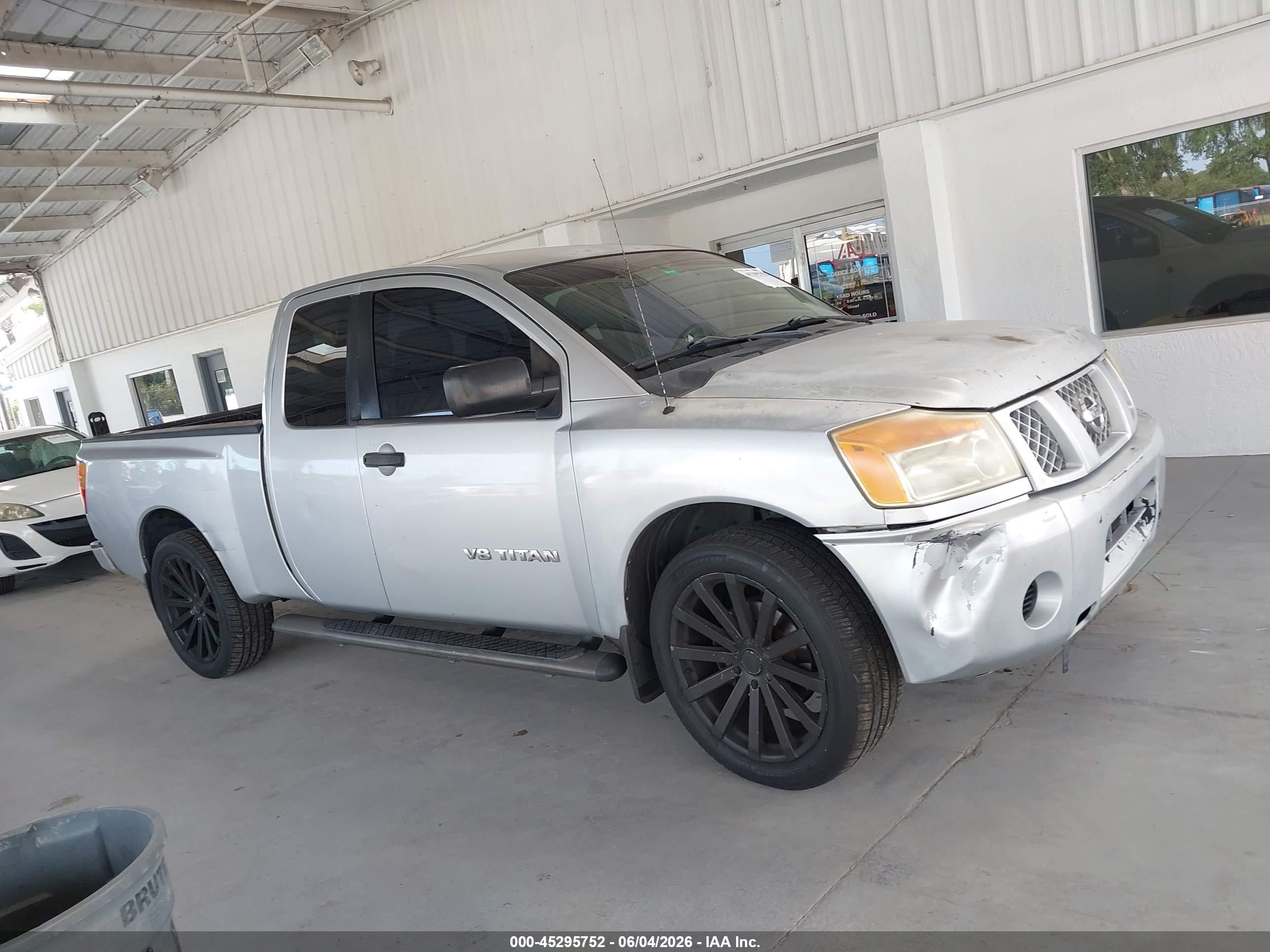 2010 Nissan Titan Xe Silver vin: 1N6BA0CH4AN322133