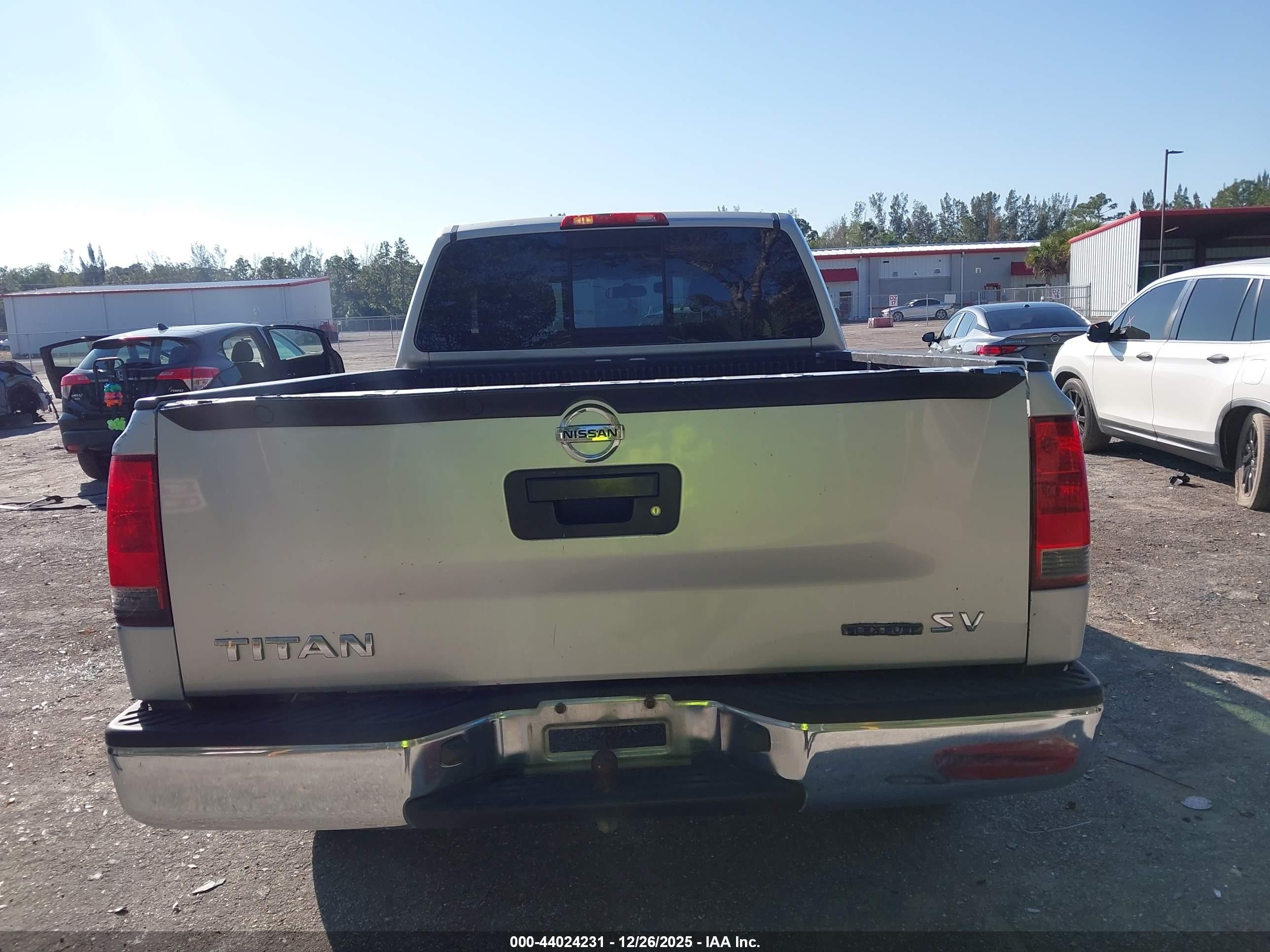 2013 Nissan Titan Sv Silver vin: 1N6BA0CH7DN311387
