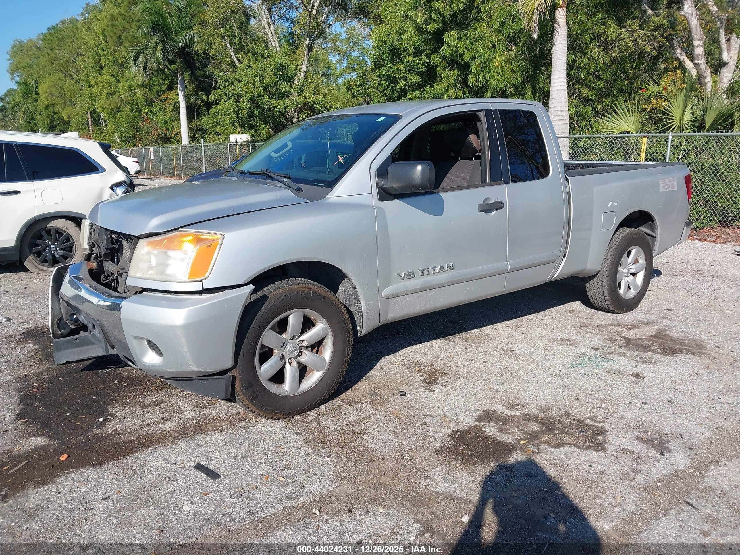 2013 Nissan Titan Sv Silver vin: 1N6BA0CH7DN311387