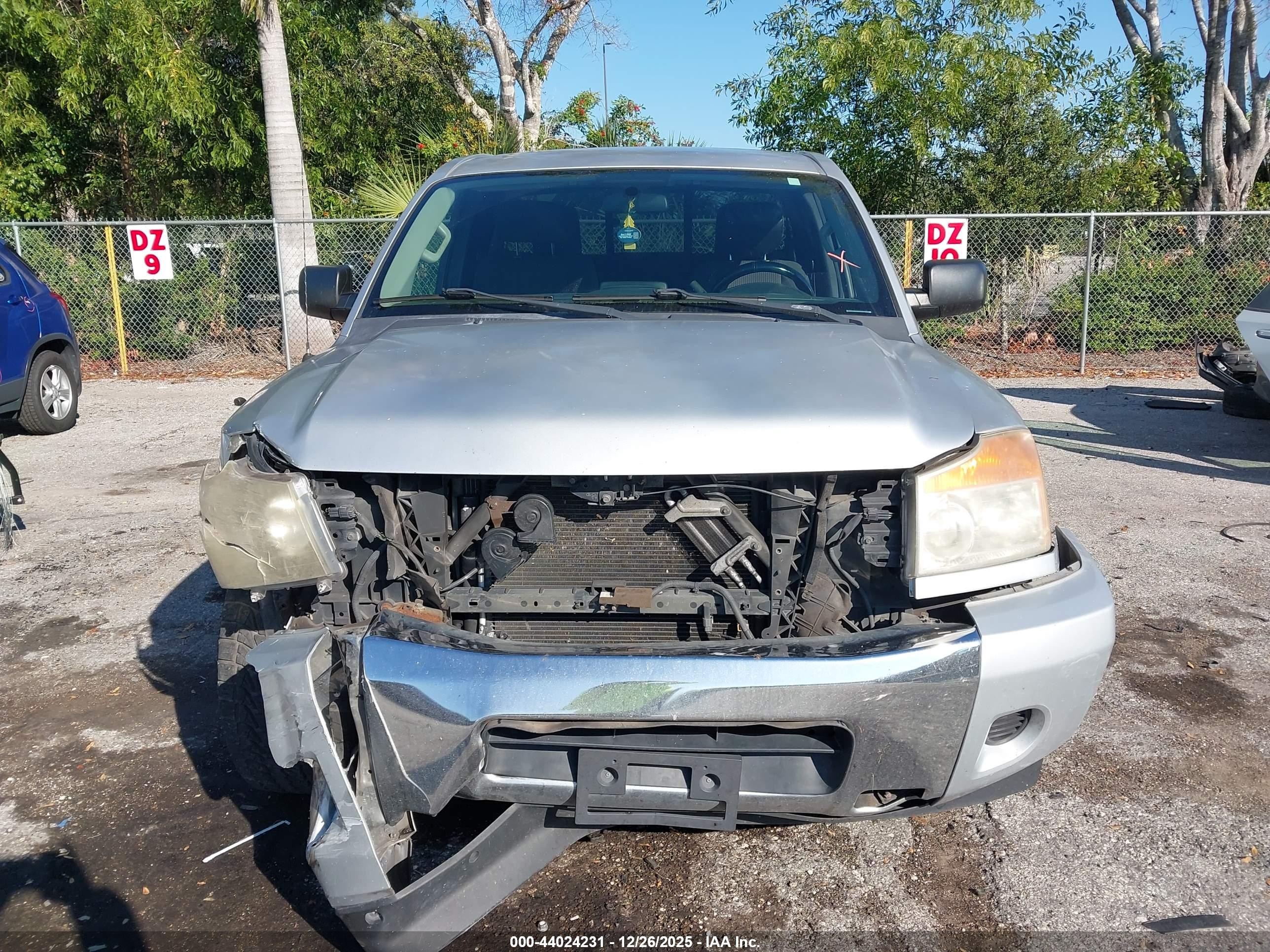 2013 Nissan Titan Sv Silver vin: 1N6BA0CH7DN311387