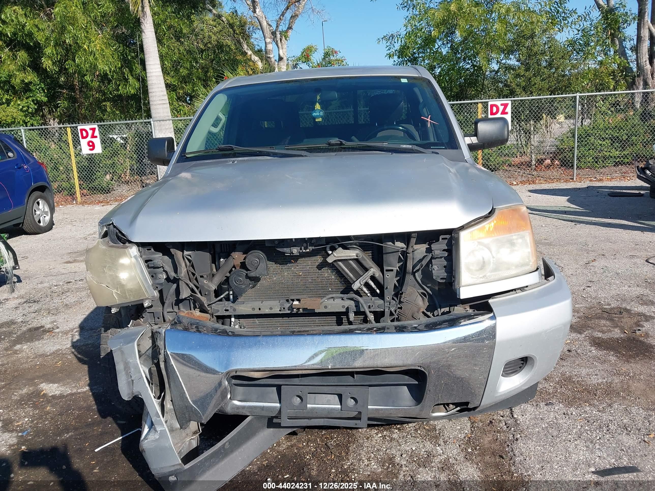 2013 Nissan Titan Sv Silver vin: 1N6BA0CH7DN311387