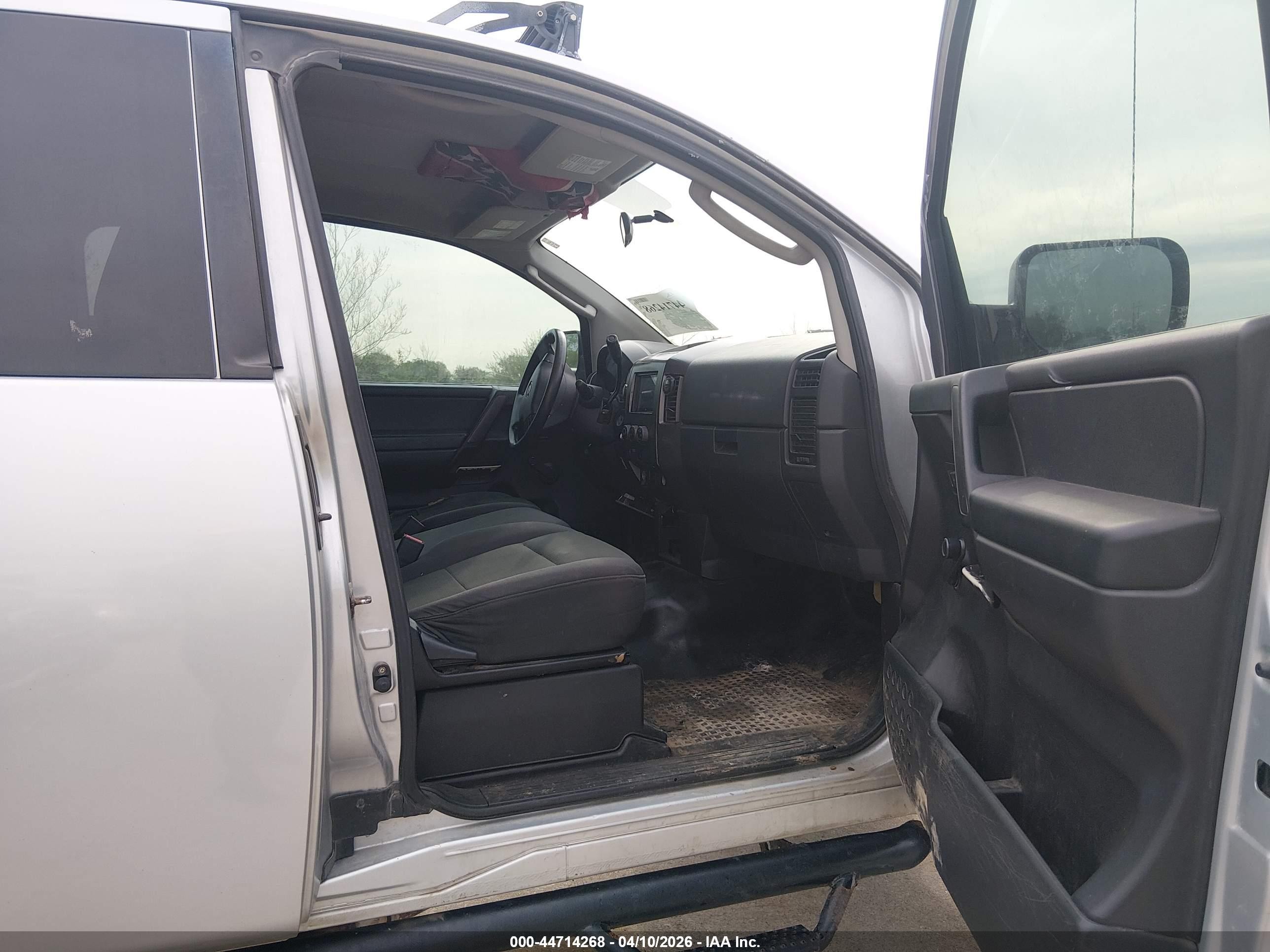 2010 Nissan Titan Xe Серый vin: 1N6BA0CJ4AN309109