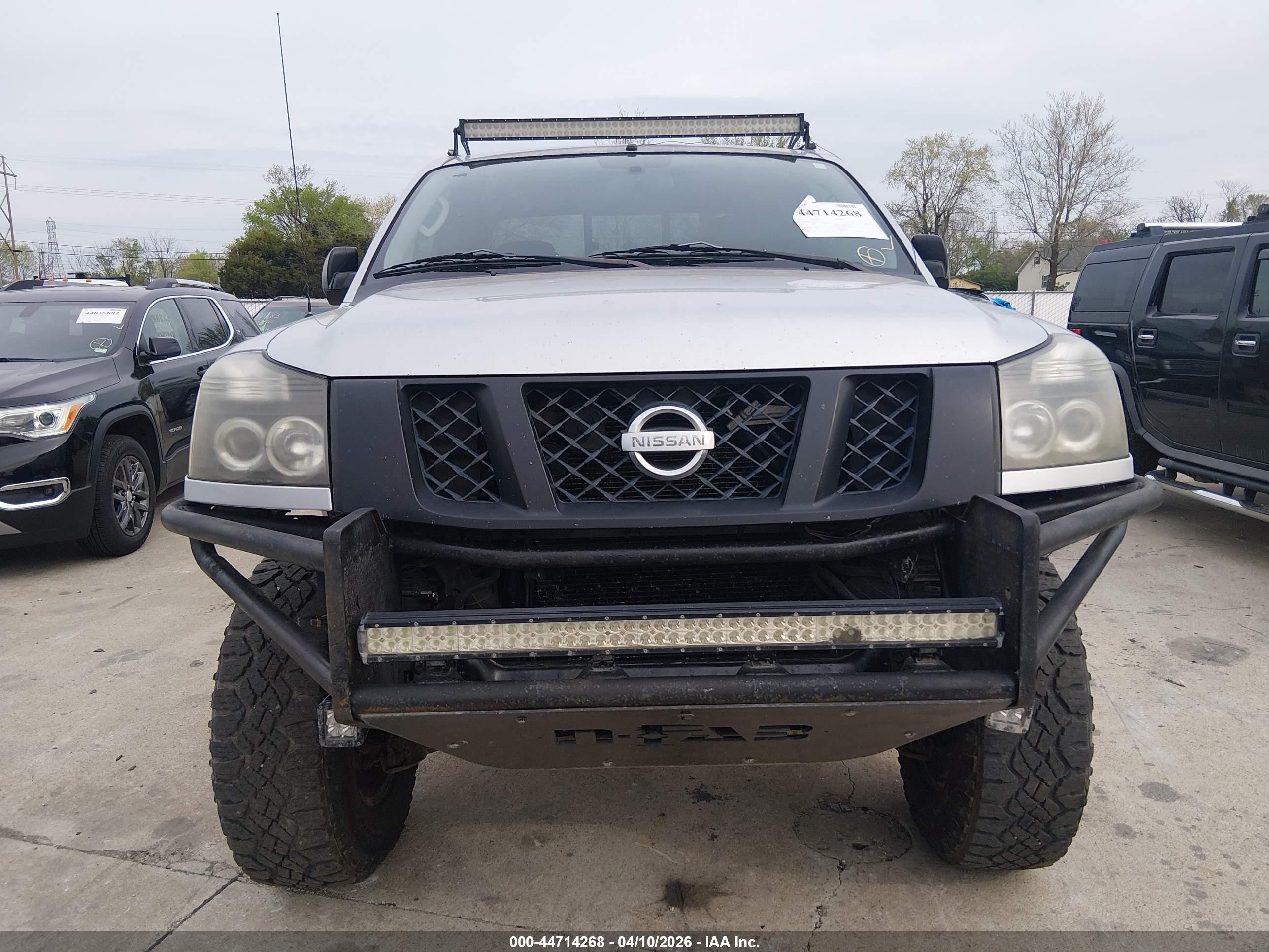 2010 Nissan Titan Xe Серый vin: 1N6BA0CJ4AN309109