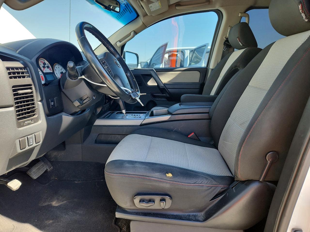 2012 Nissan Titan Sv White vin: 1N6BA0EC0CN300652