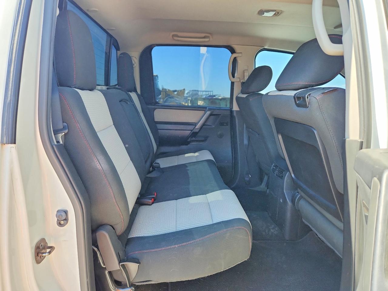 2012 Nissan Titan Sv White vin: 1N6BA0EC0CN300652