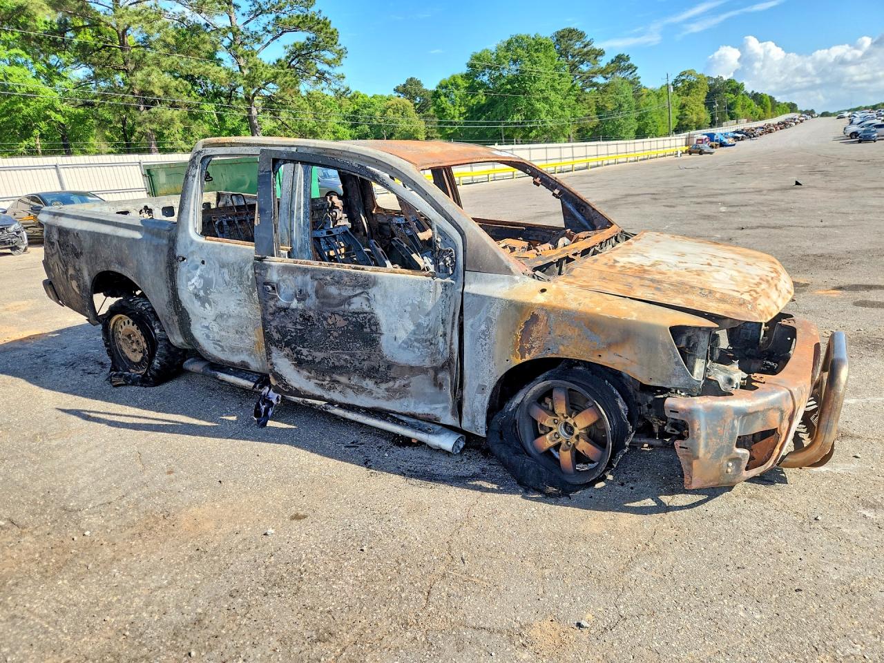 2012 Nissan Titan Sv Burn vin: 1N6BA0EC1CN330792