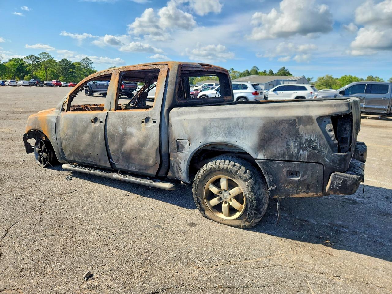2012 Nissan Titan Sv Burn vin: 1N6BA0EC1CN330792