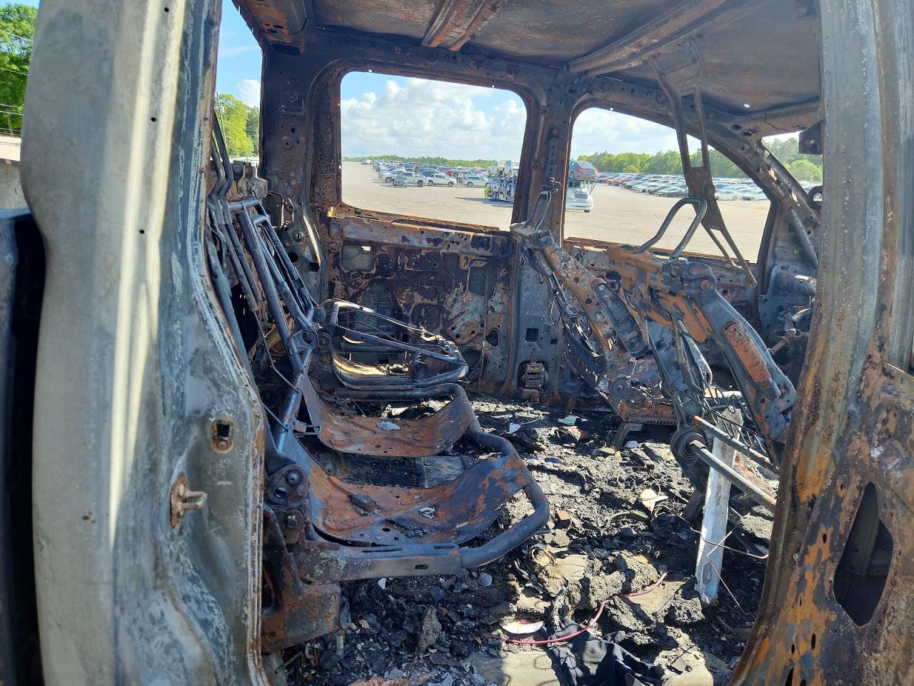 2012 Nissan Titan Sv Burn vin: 1N6BA0EC1CN330792