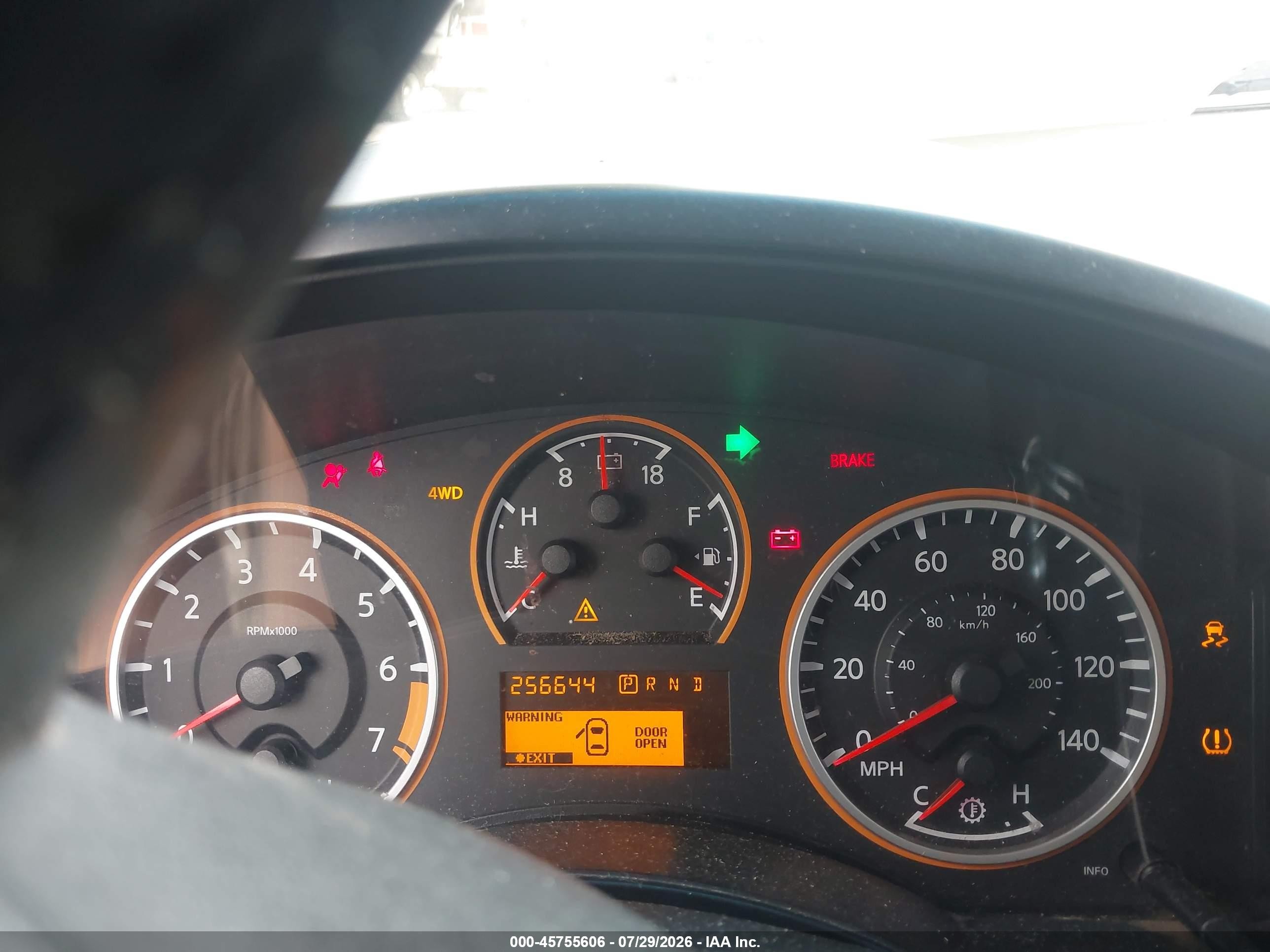 2014 Nissan Titan Sv Silver vin: 1N6BA0EC3EN509385