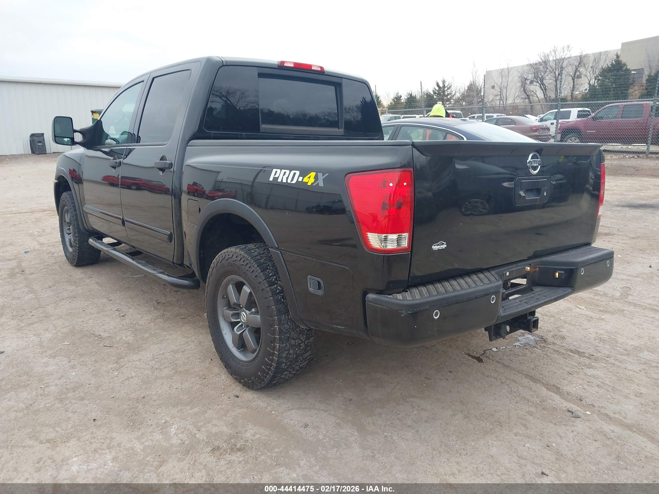 2015 Nissan Titan Pro-4x Черный vin: 1N6BA0EC3FN503443