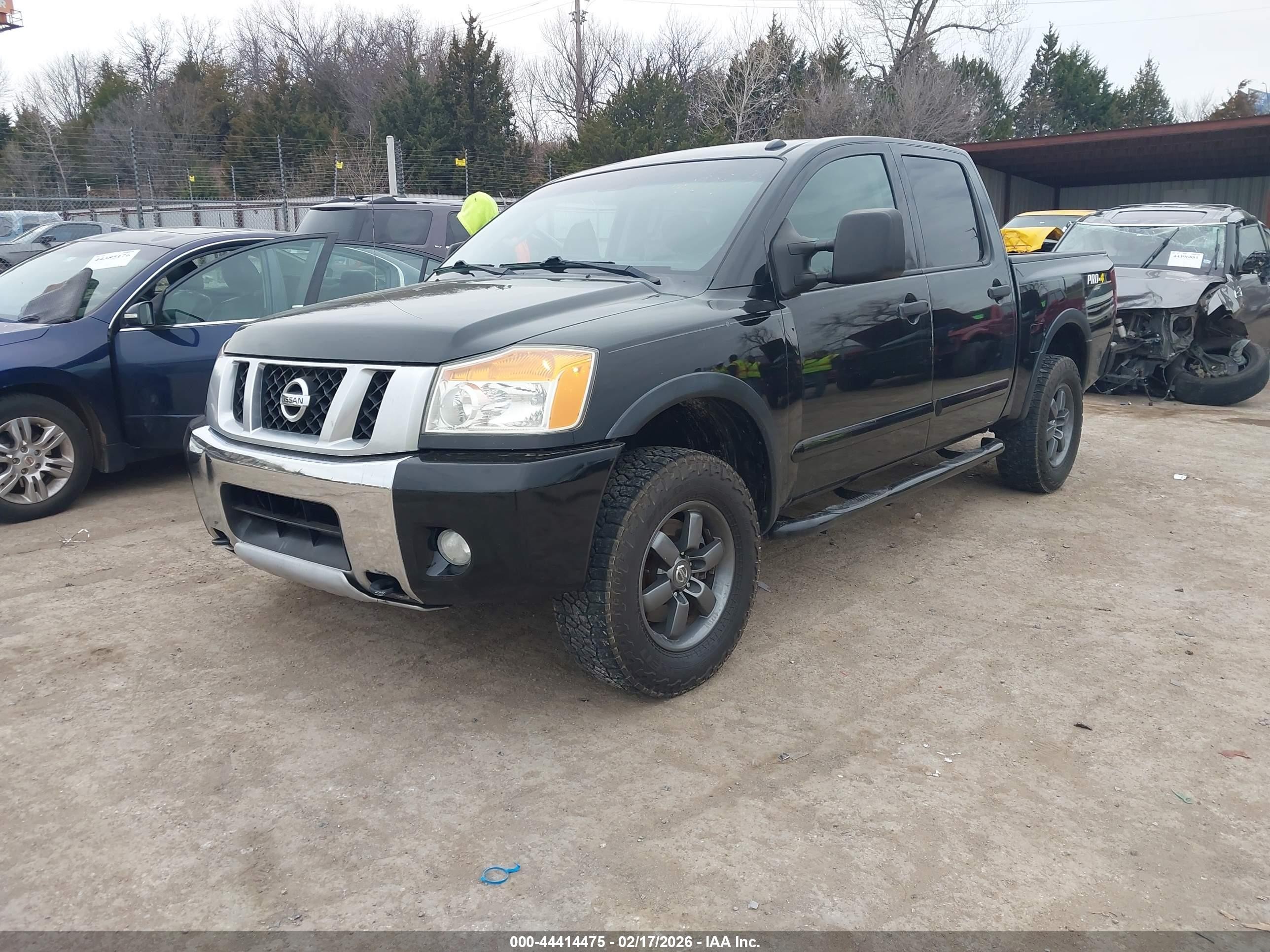 2015 Nissan Titan Pro-4x Черный vin: 1N6BA0EC3FN503443