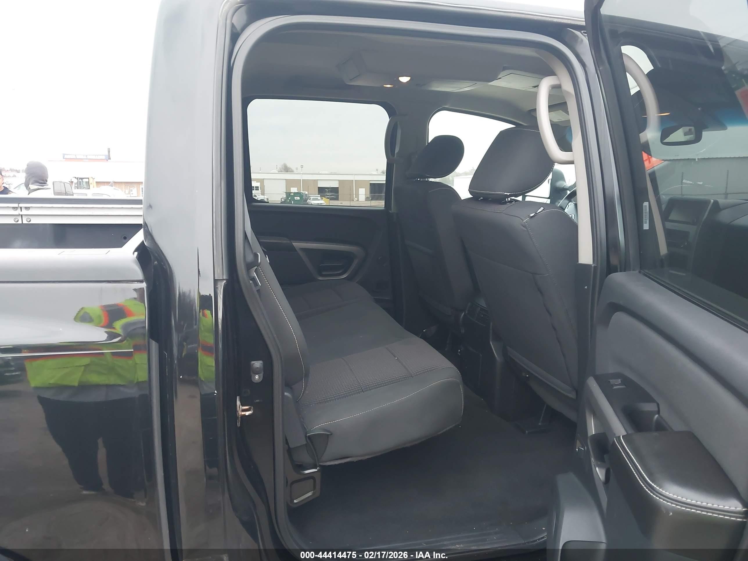 2015 Nissan Titan Pro-4x Черный vin: 1N6BA0EC3FN503443