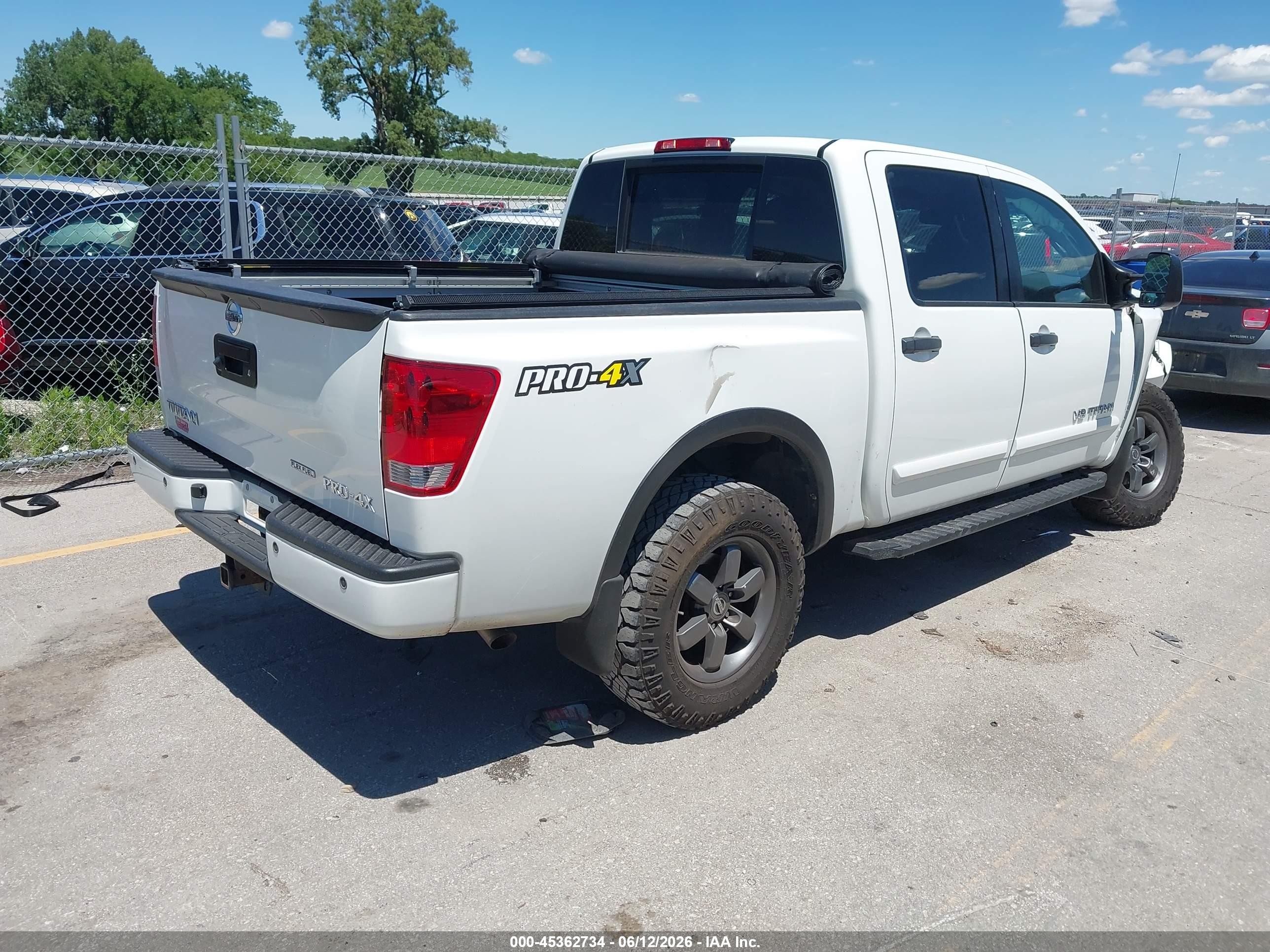 2015 Nissan Titan Pro-4x White vin: 1N6BA0EC3FN509808