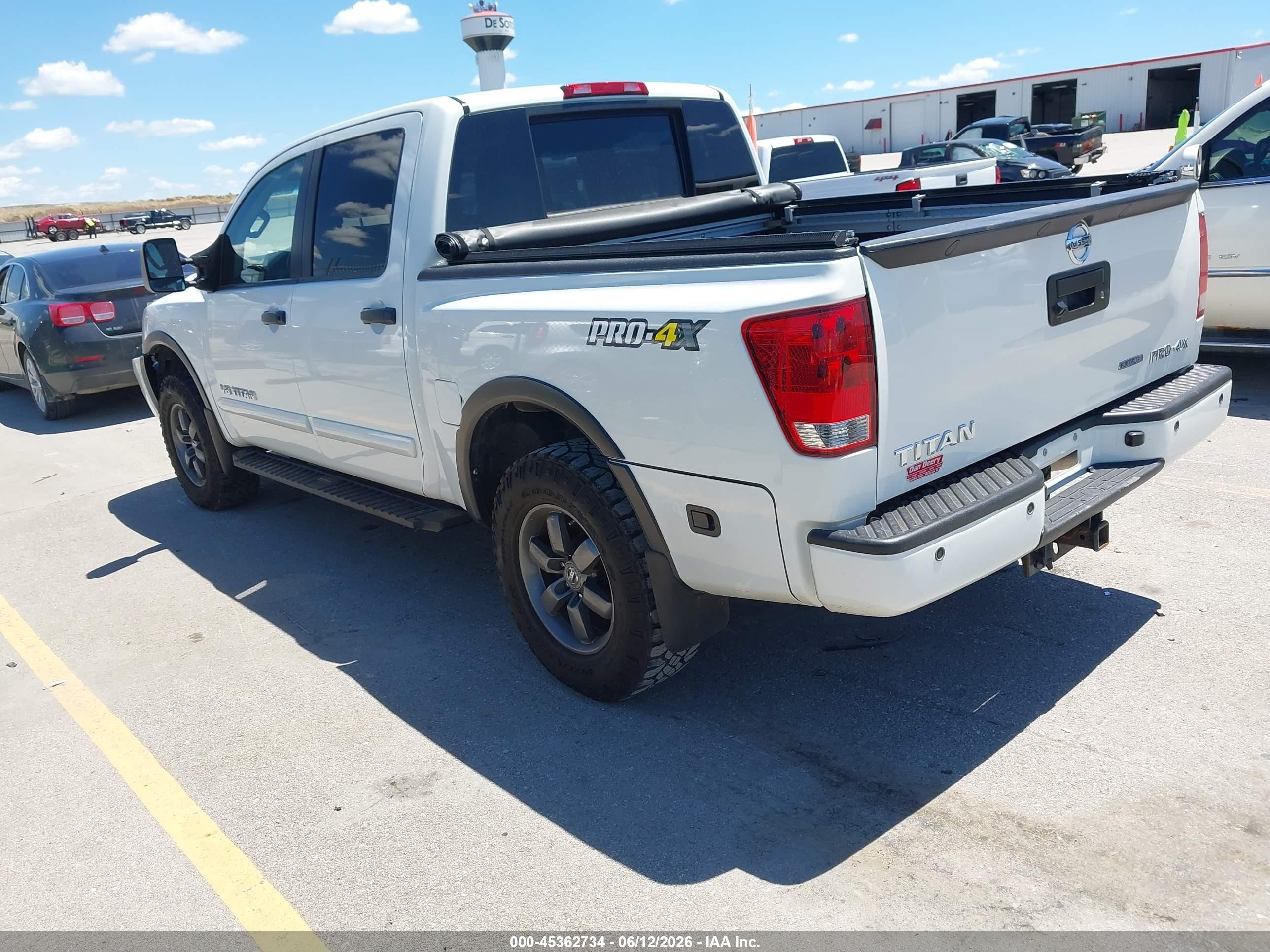 2015 Nissan Titan Pro-4x White vin: 1N6BA0EC3FN509808