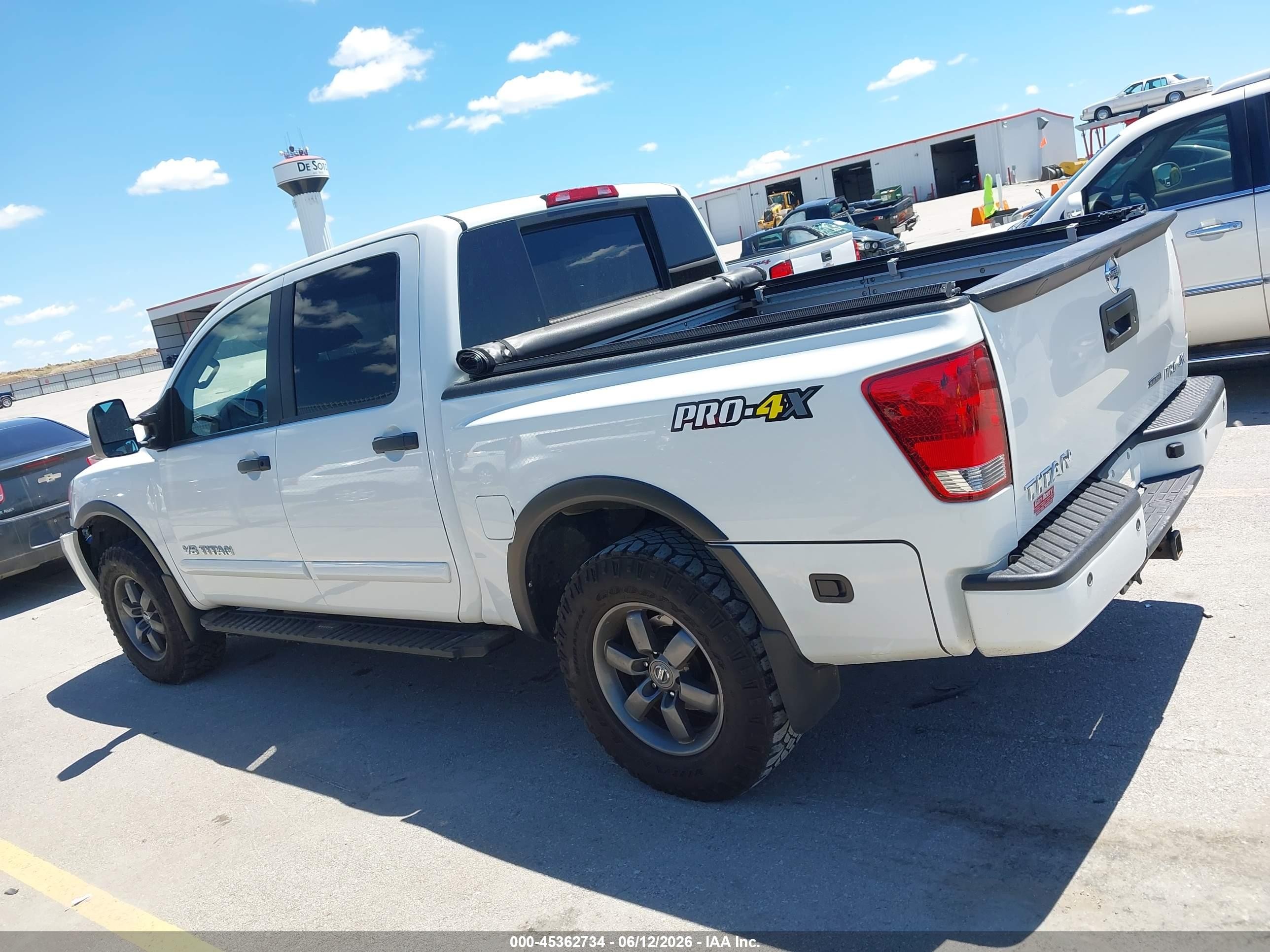 2015 Nissan Titan Pro-4x White vin: 1N6BA0EC3FN509808