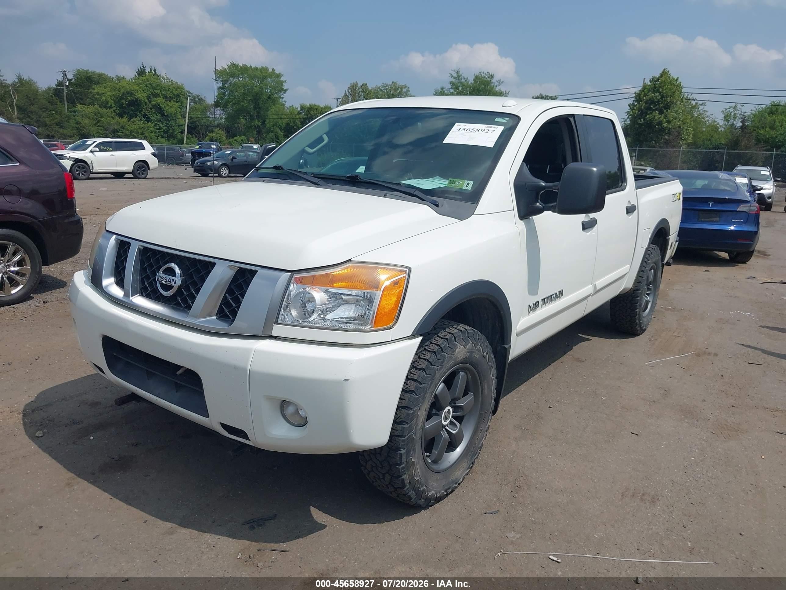 2013 Nissan Titan Pro-4x White vin: 1N6BA0EC4DN304074