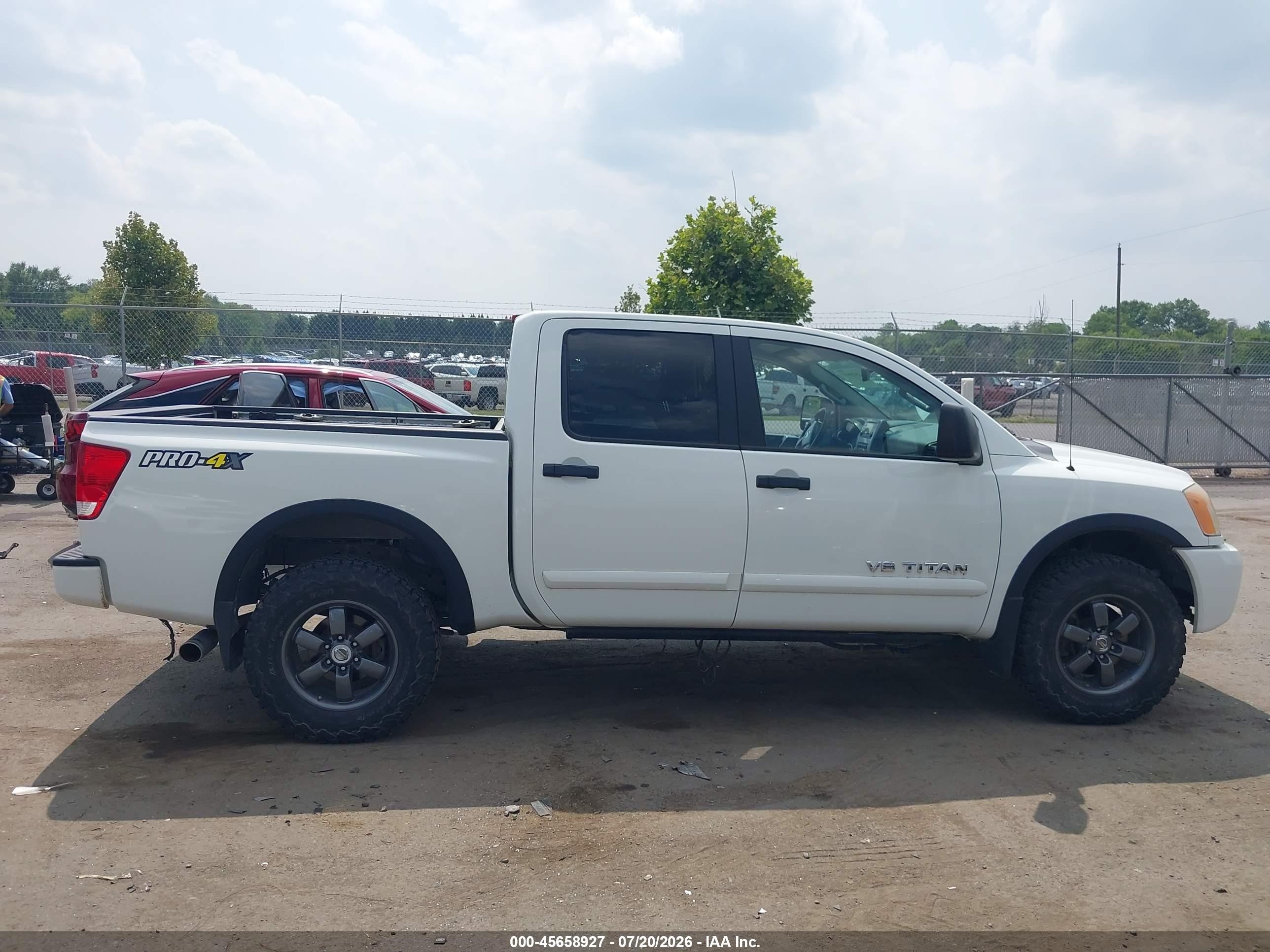 2013 Nissan Titan Pro-4x White vin: 1N6BA0EC4DN304074