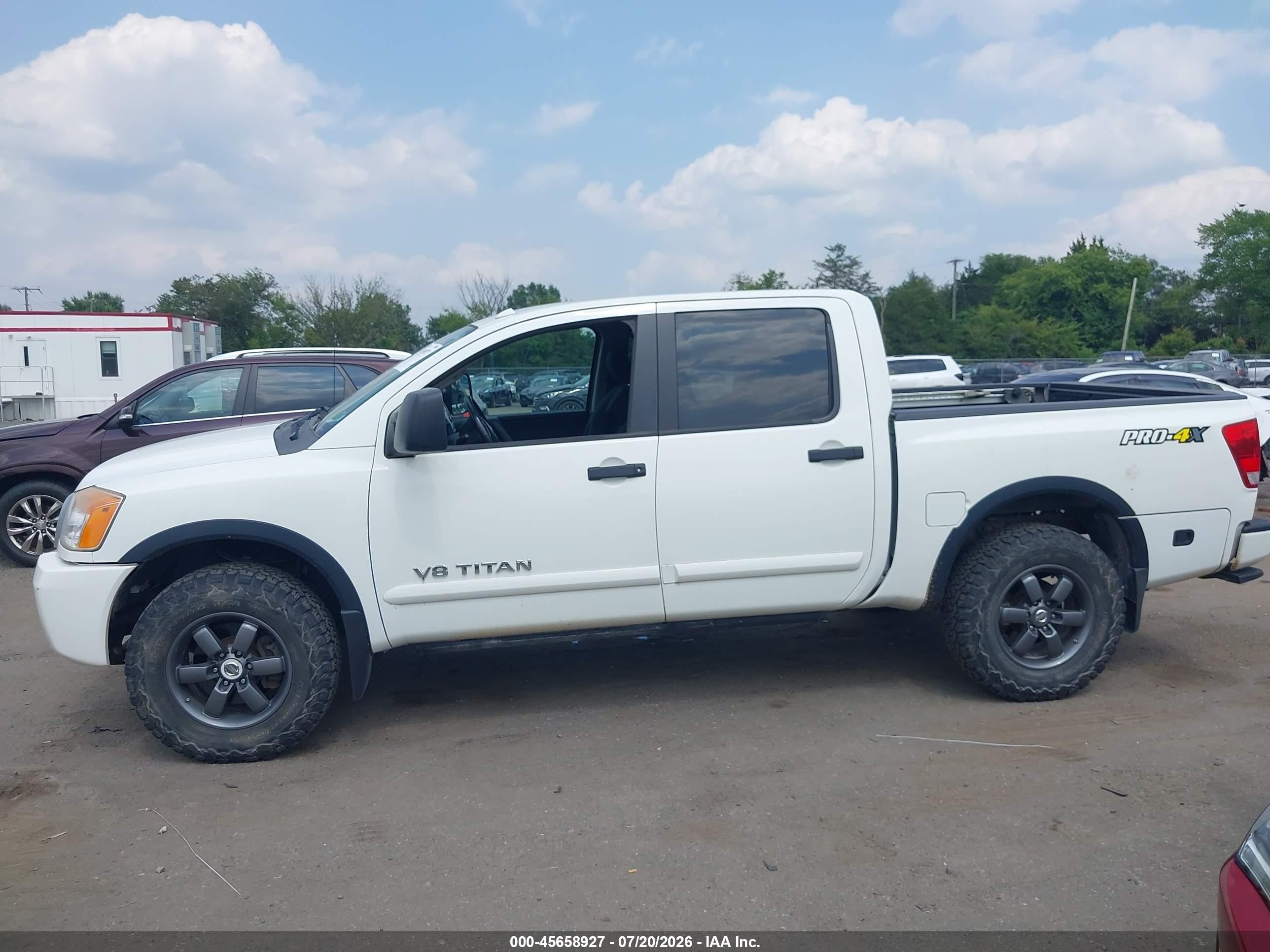 2013 Nissan Titan Pro-4x White vin: 1N6BA0EC4DN304074