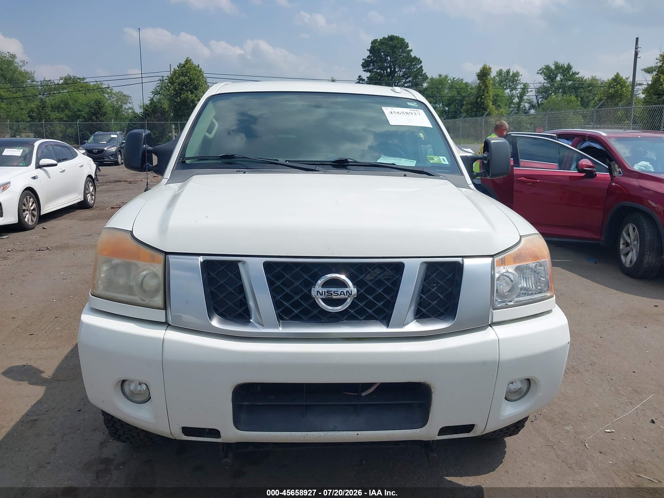 2013 Nissan Titan Pro-4x White vin: 1N6BA0EC4DN304074