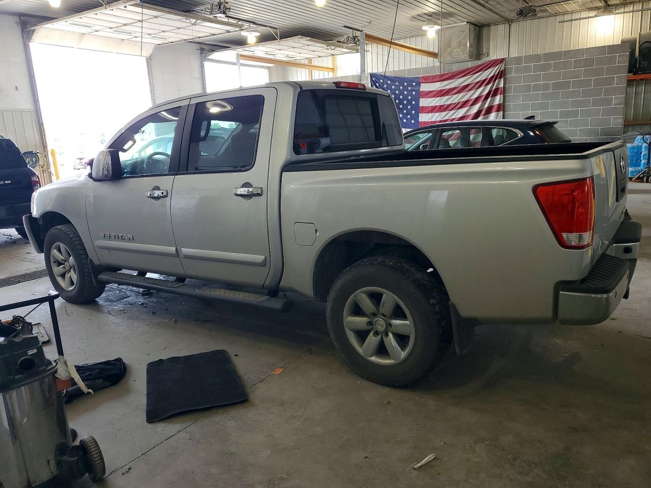 2012 Nissan Titan Sv Серебряный vin: 1N6BA0EC5CN303997