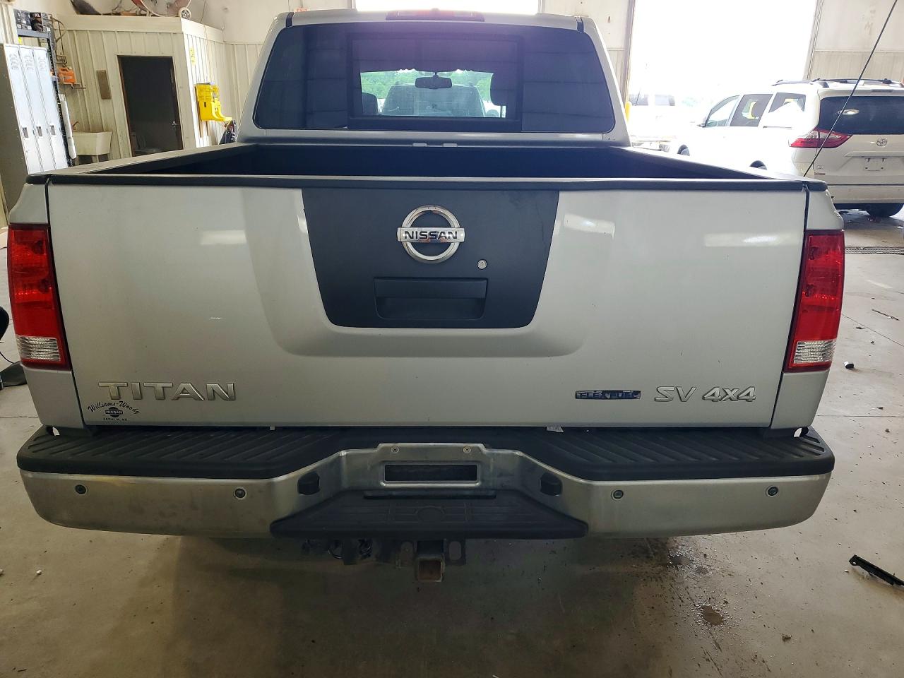 2012 Nissan Titan Sv Серебряный vin: 1N6BA0EC5CN303997
