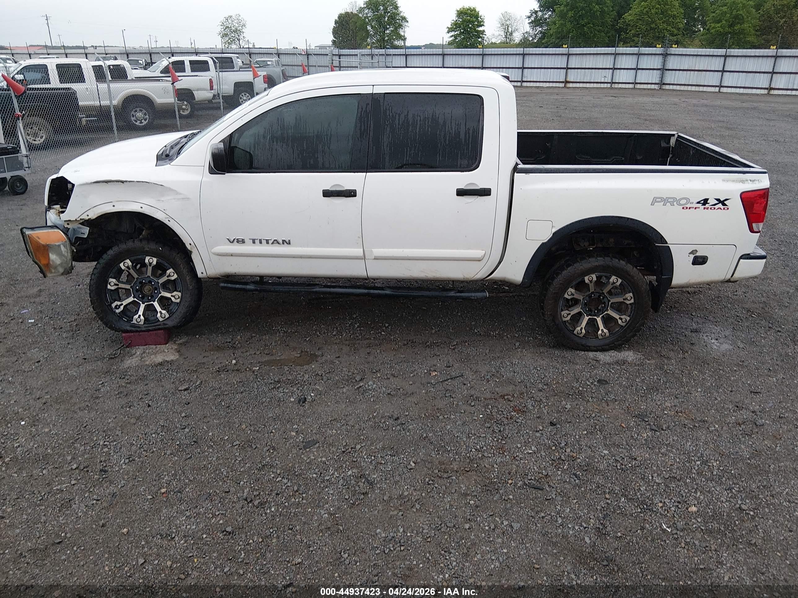 2011 Nissan Titan Pro-4x White vin: 1N6BA0EC6BN323805