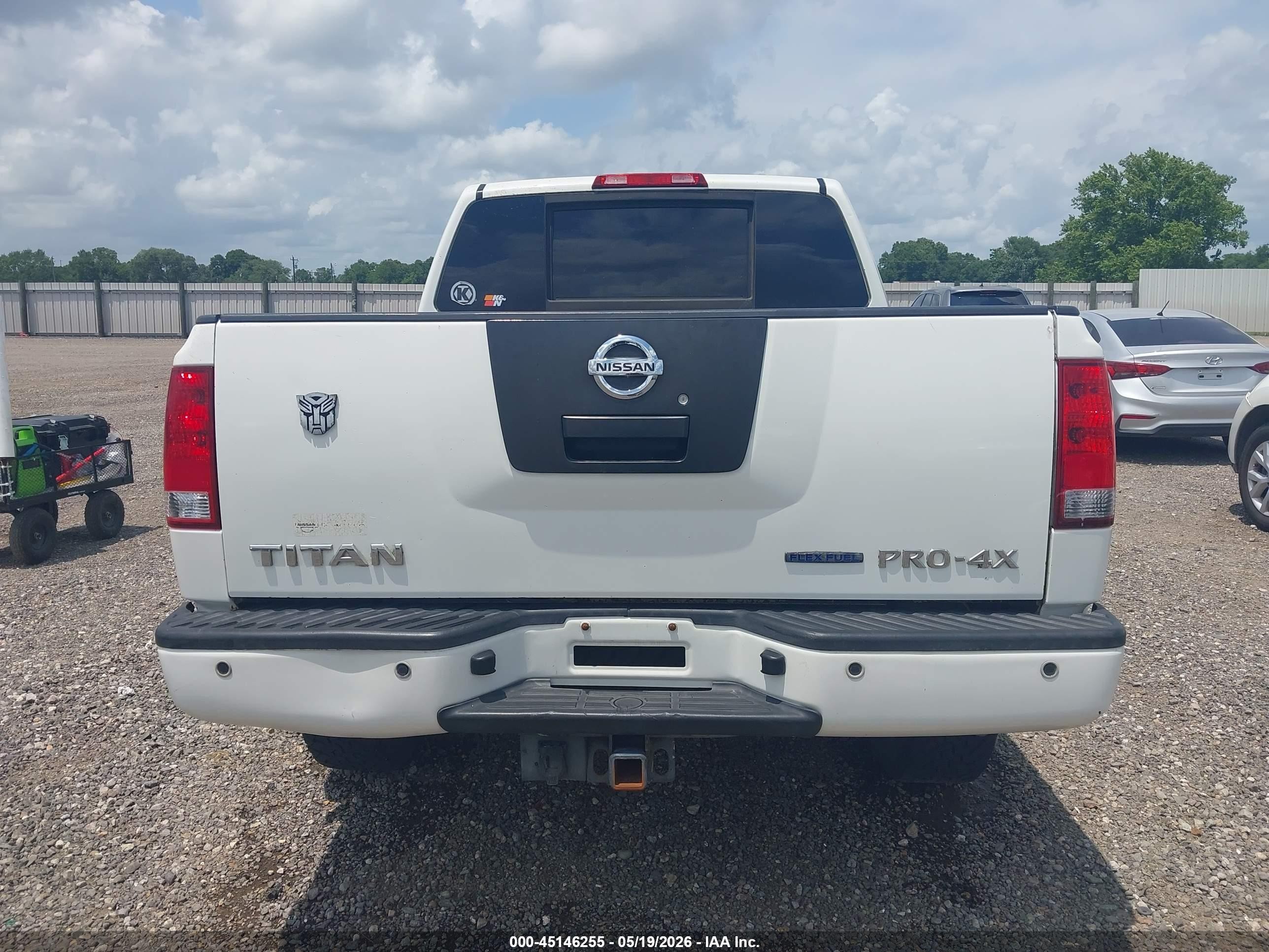 2012 Nissan Titan Pro-4x White vin: 1N6BA0EC6CN317438